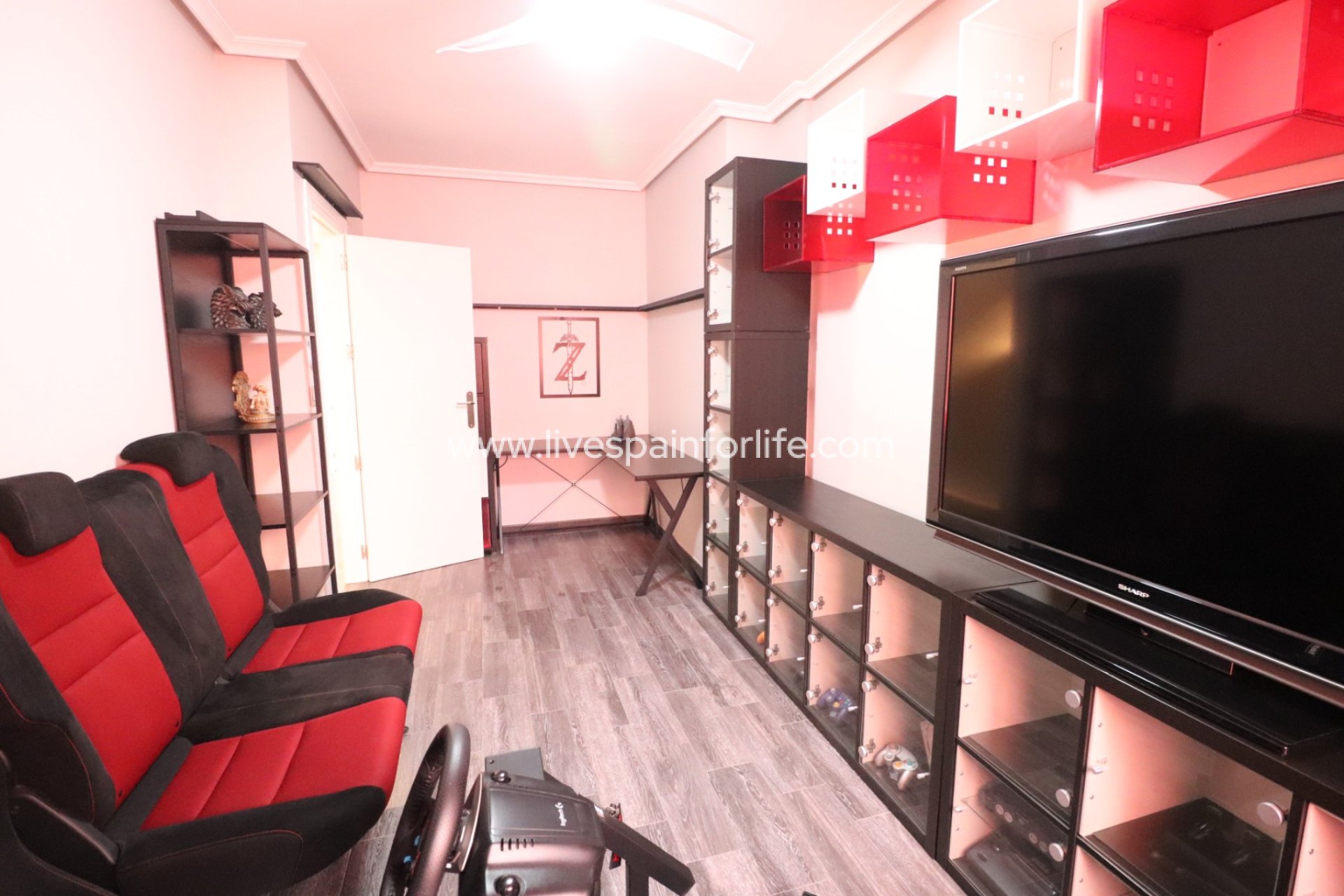 Resale - Town house -
Redovan - Redovan - Town