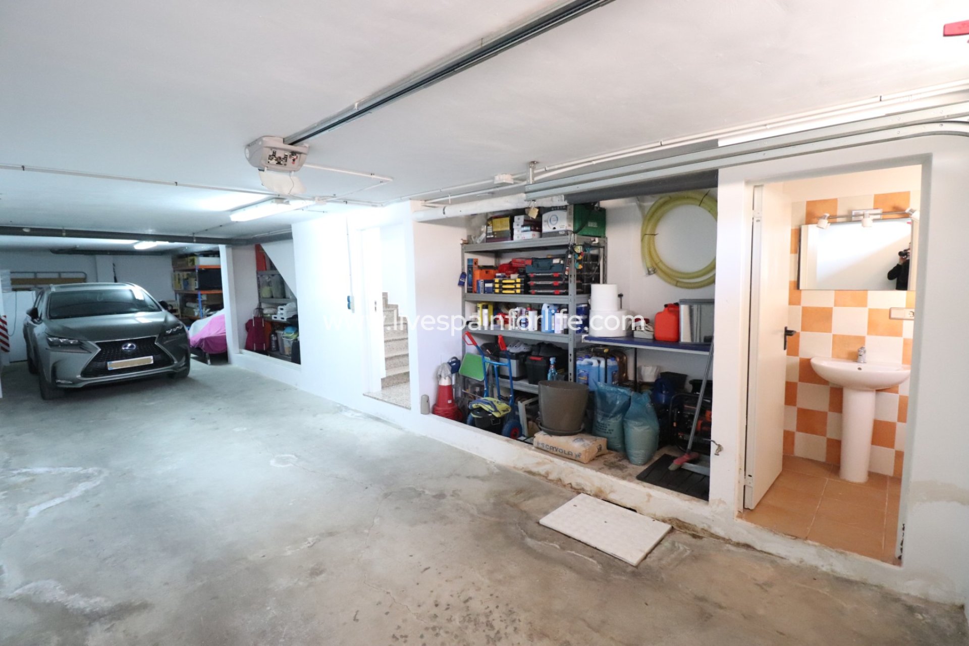 Resale - Town house -
Redovan - Redovan - Town