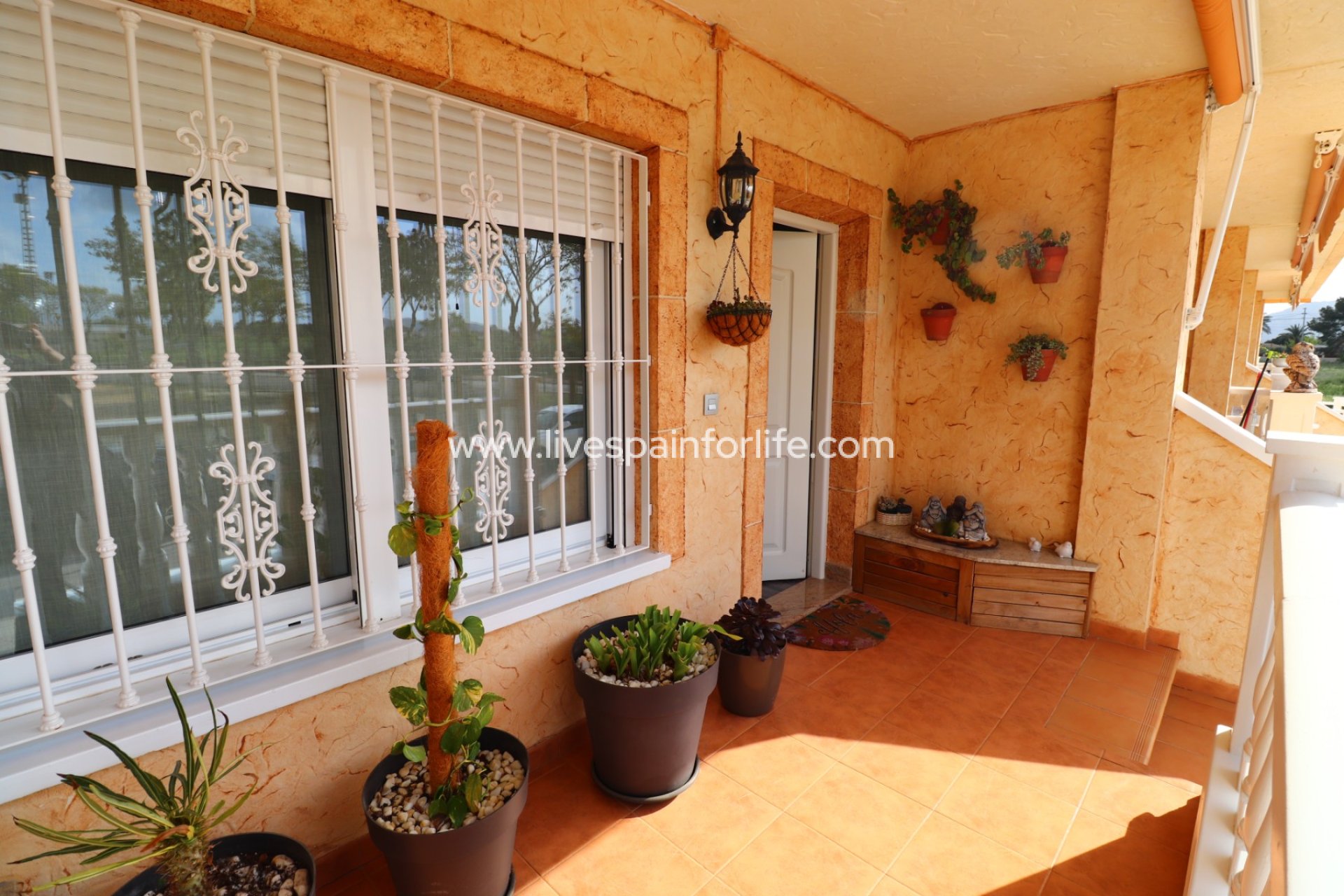 Resale - Town house -
Redovan - Redovan - Town