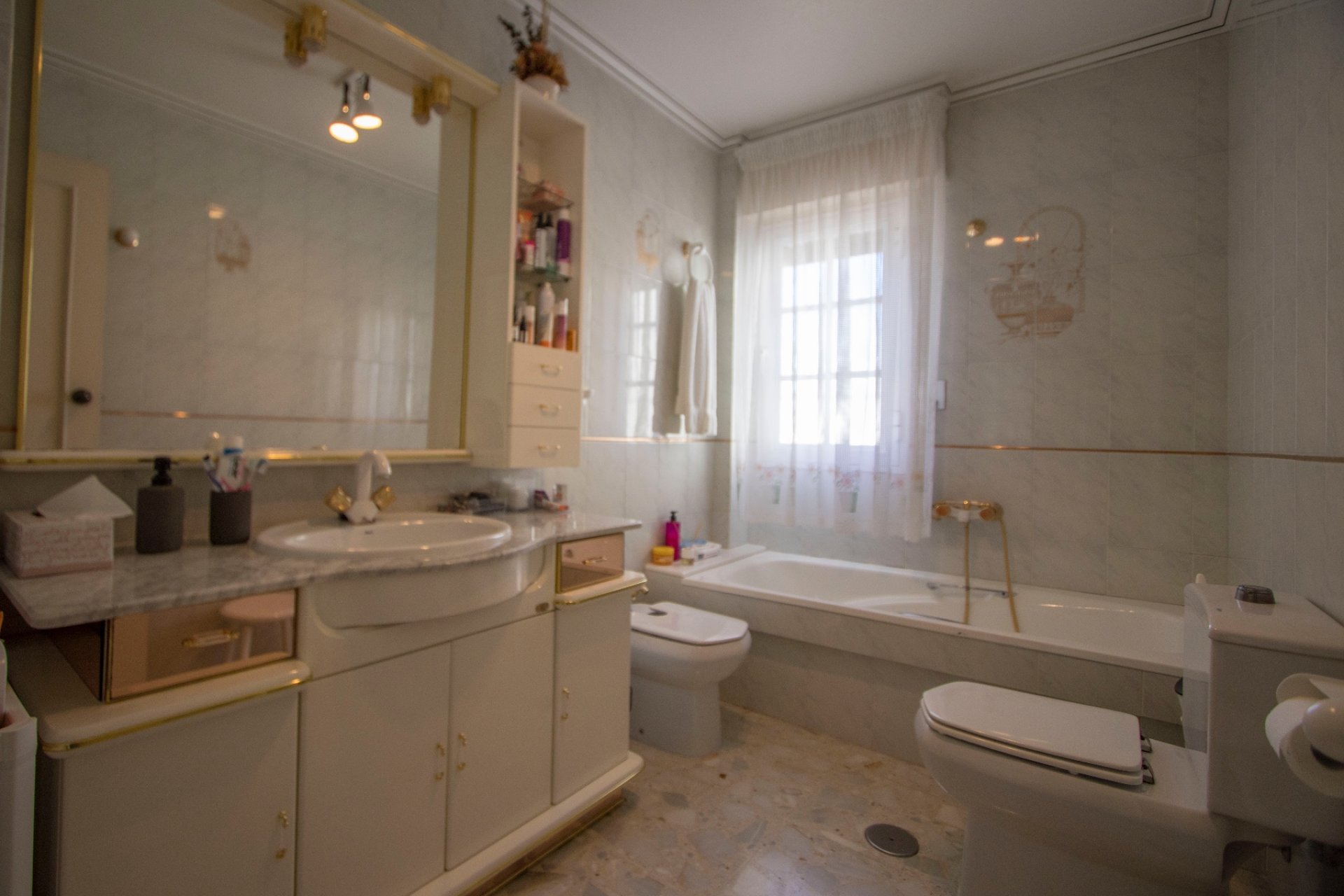 Resale - Town house -
Redovan