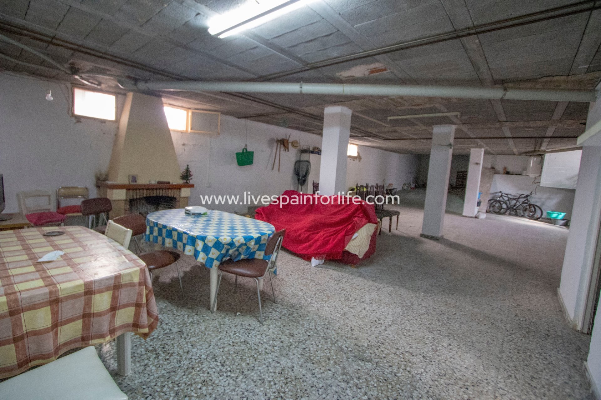 Resale - Town house -
Redovan