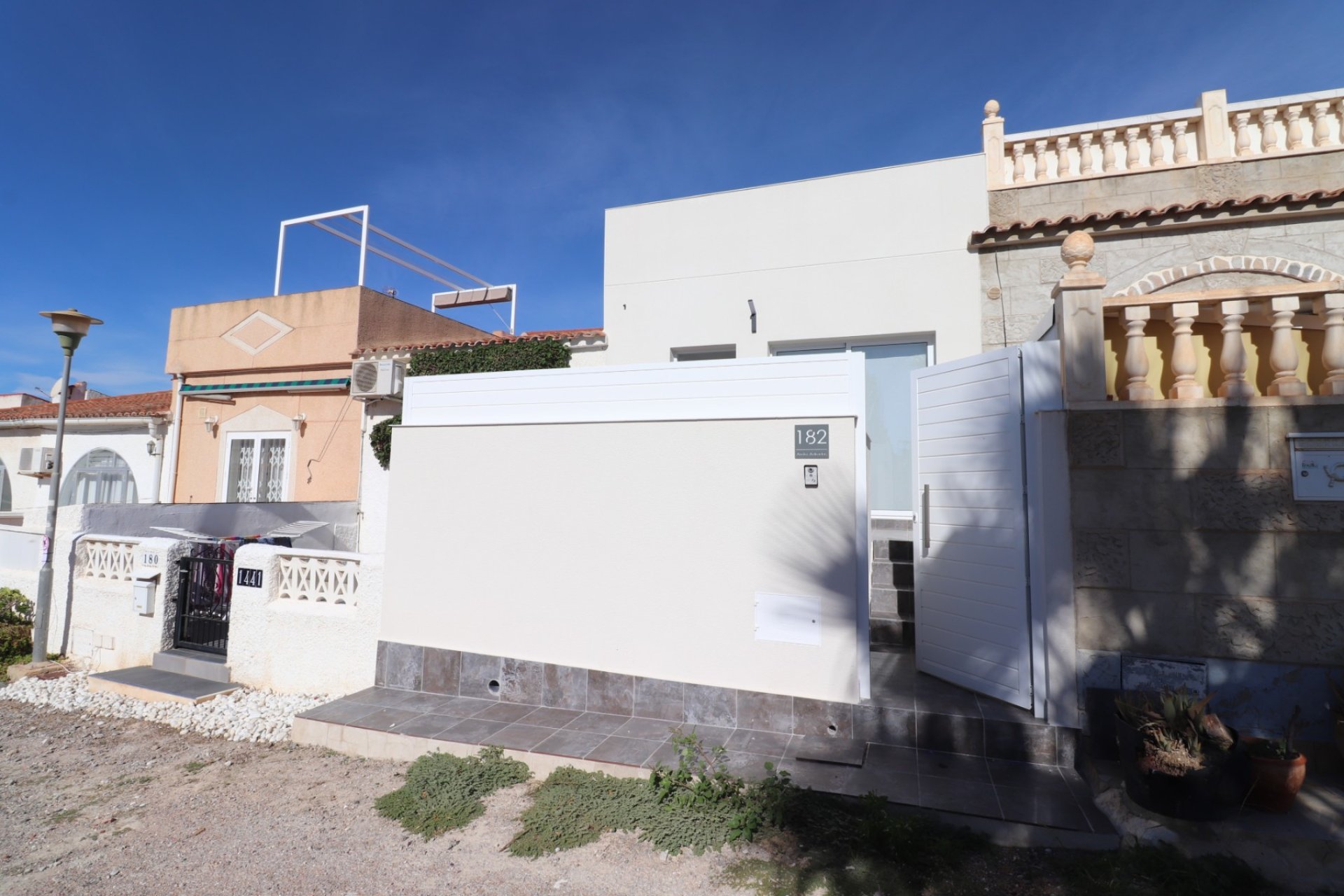 Resale - Town house -
Torrevieja - San Luis