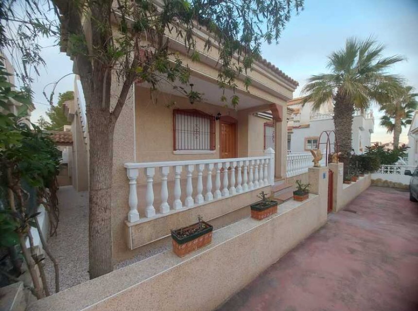 Resale - Villa (detached) -
Algorfa - Castillo De Montemar