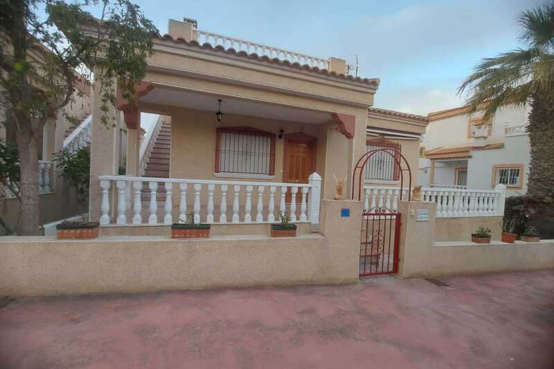 Resale - Villa (detached) -
Algorfa - Castillo De Montemar