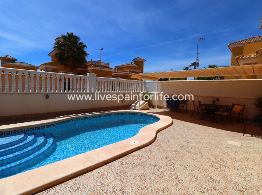 Resale - Villa (detached) -
Algorfa - Lo Crispin
