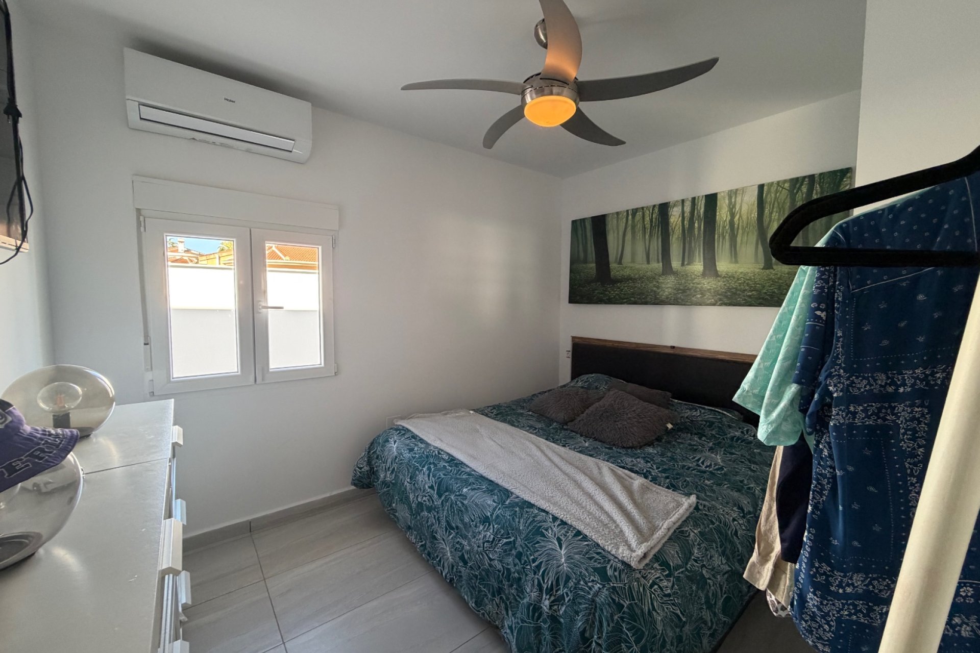 Resale - Villa (detached) -
Alicante