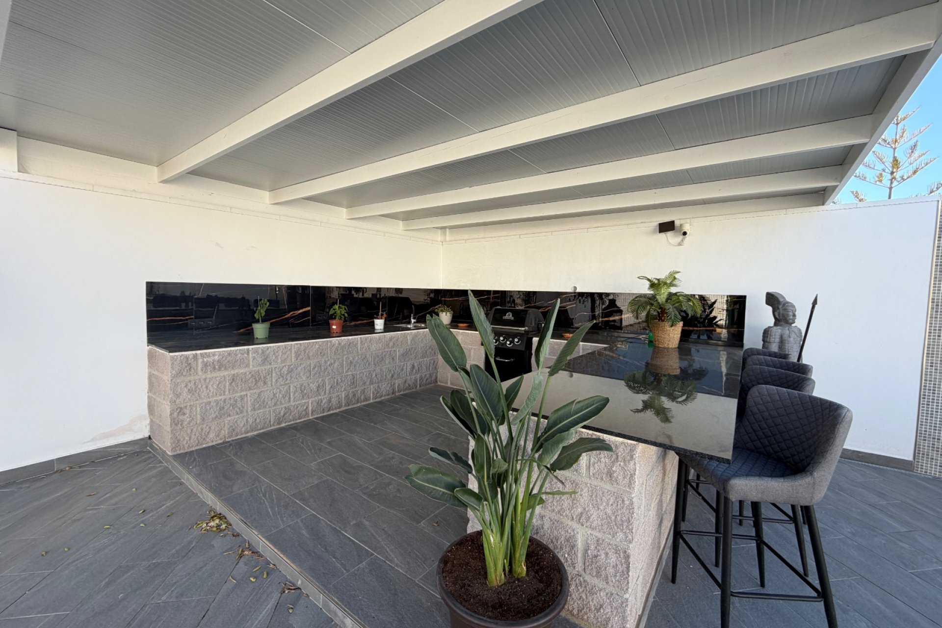 Resale - Villa (detached) -
Alicante