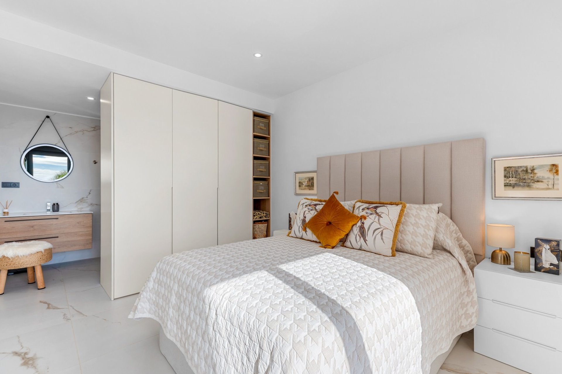 Resale - Villa (detached) -
Alicante