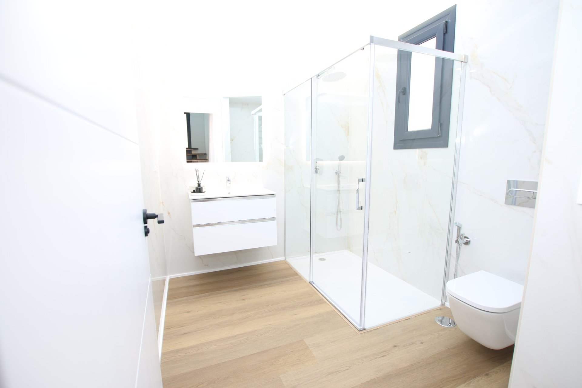 Resale - Villa (detached) -
Alicante