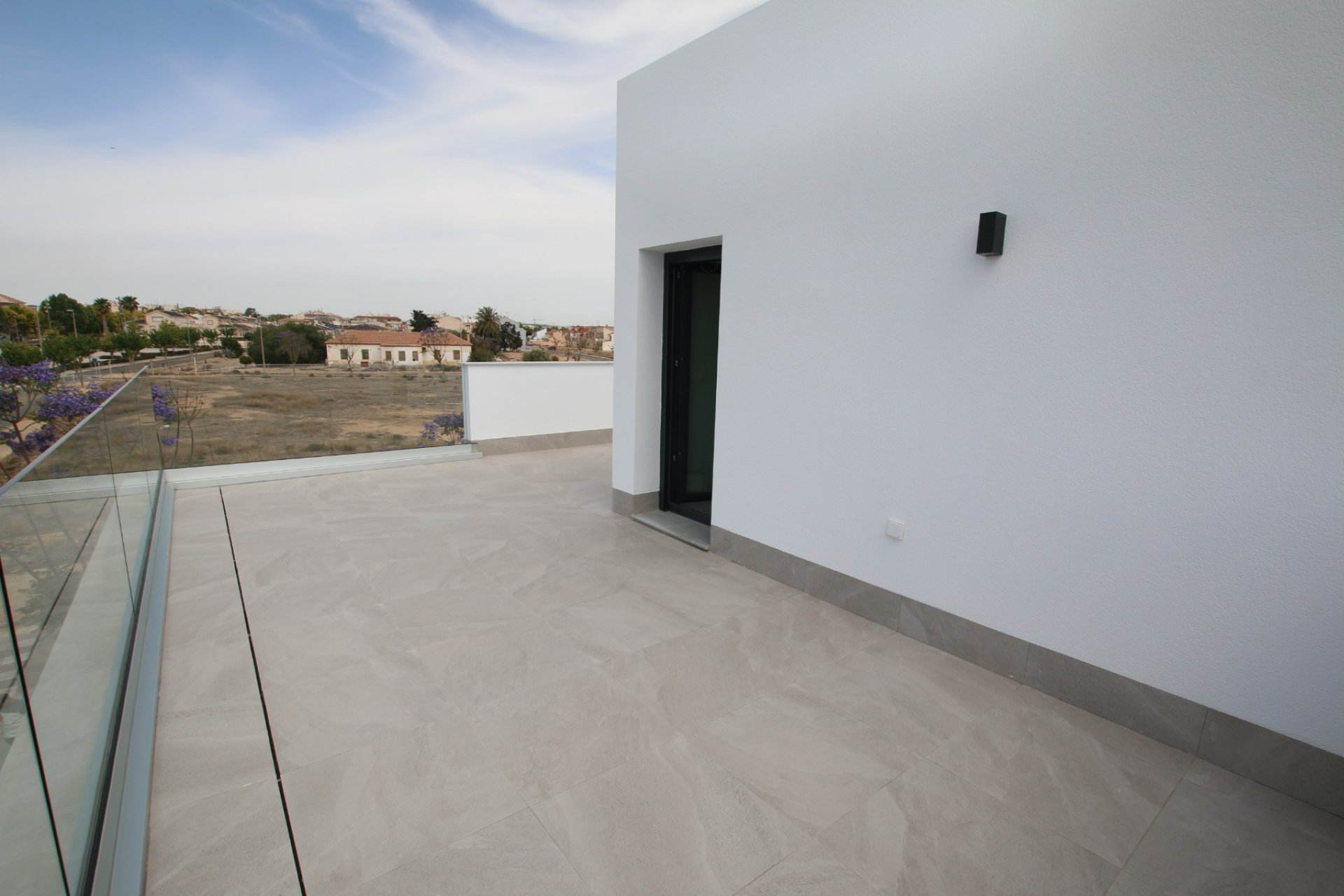 Resale - Villa (detached) -
Alicante