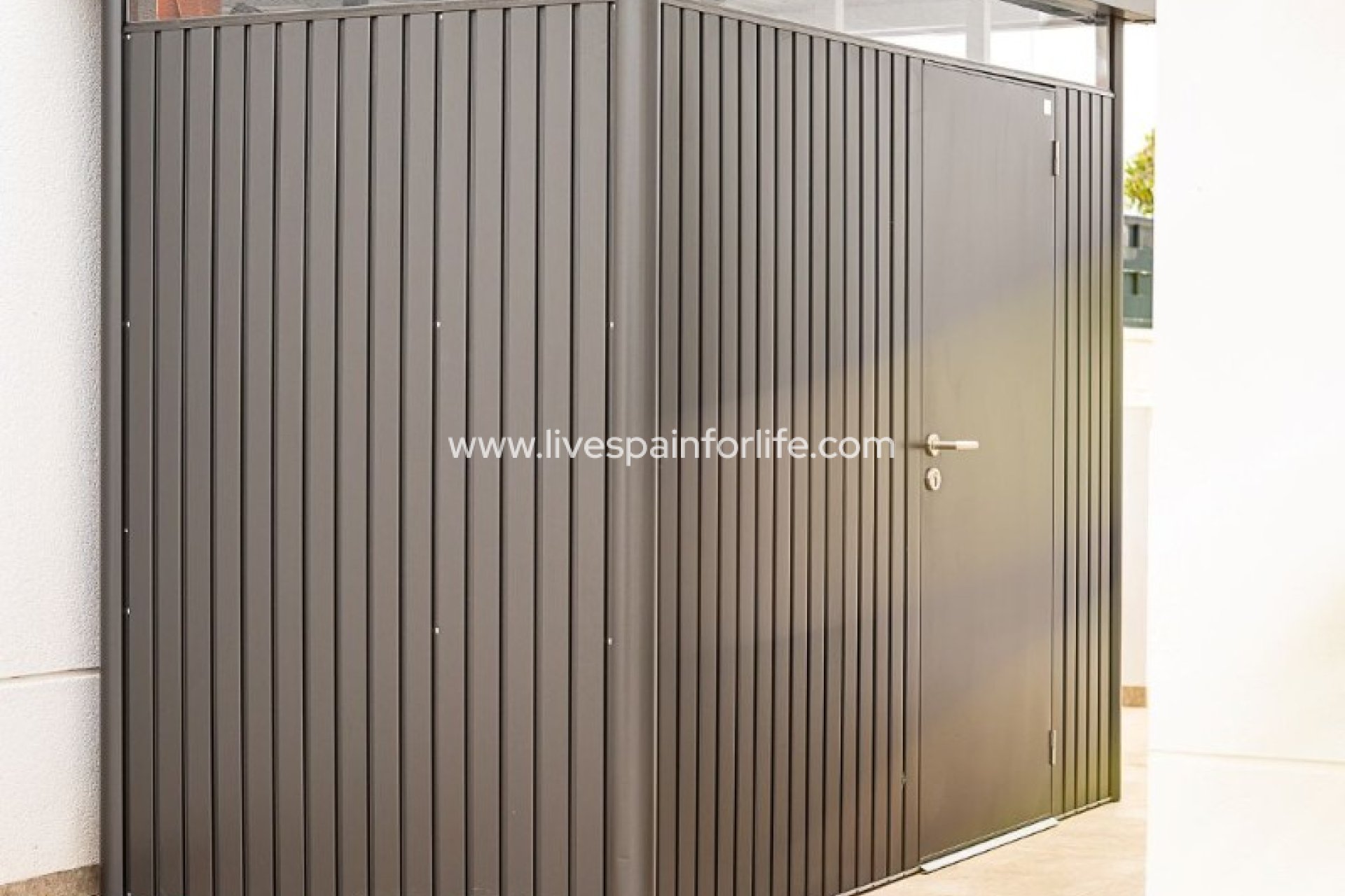 Resale - Villa (detached) -
Alicante