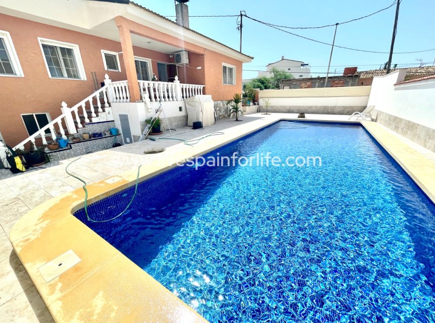 Resale - Villa (detached) -
Benijofar - pueblo