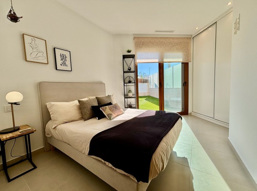 Resale - Villa (detached) -
Benijofar