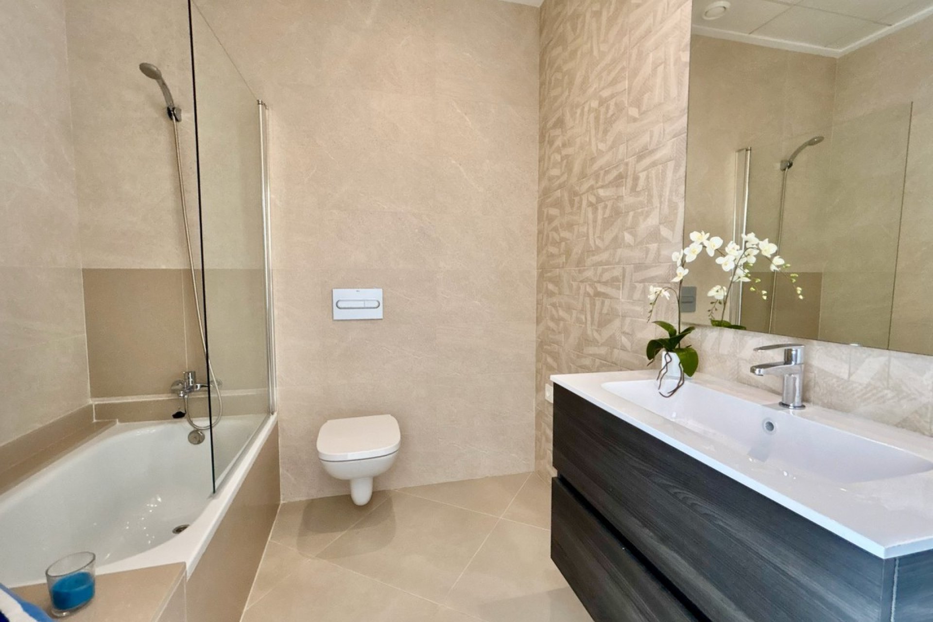 Resale - Villa (detached) -
Benijofar