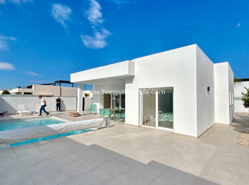 Resale - Villa (detached) -
Benijofar