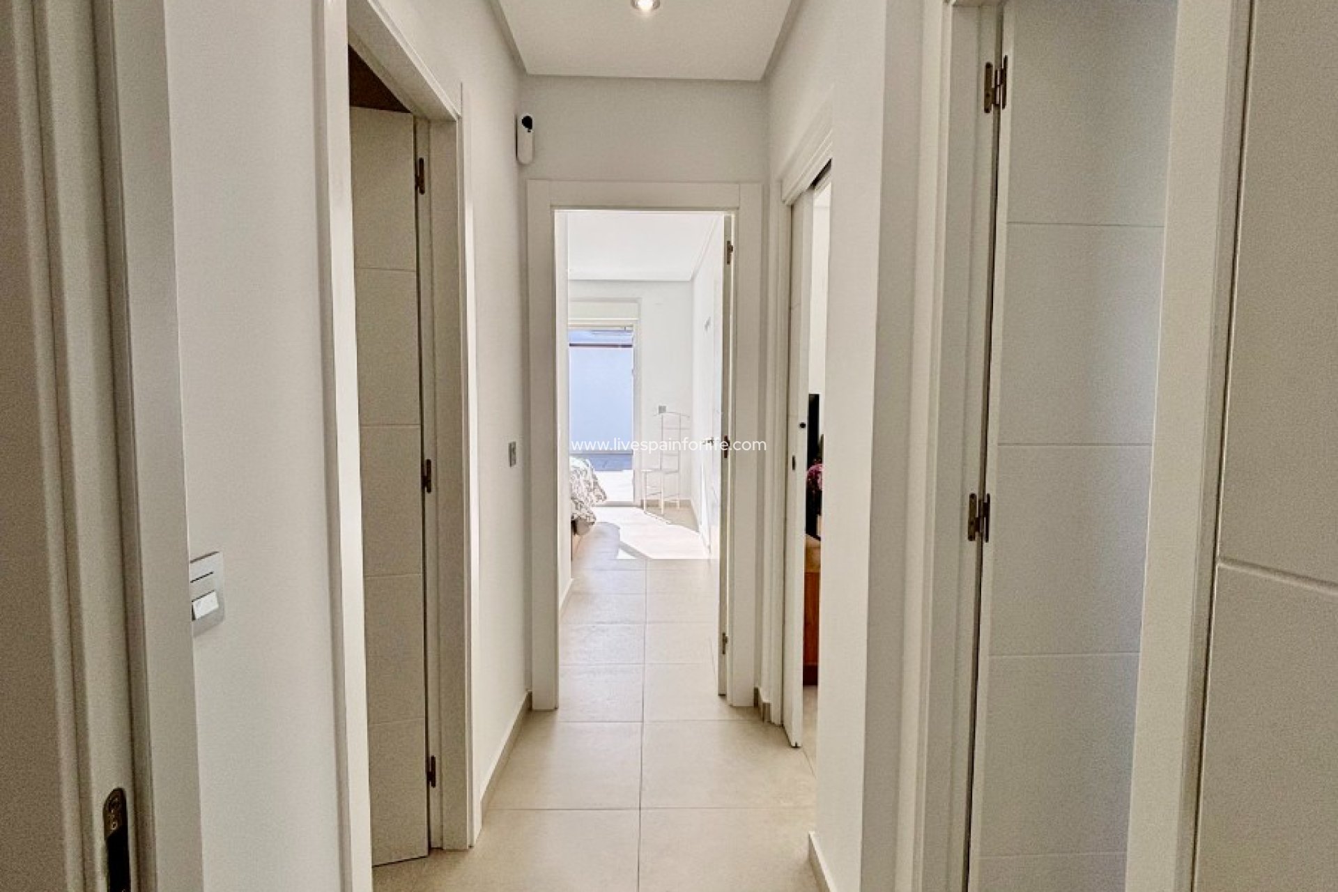 Resale - Villa (detached) -
Benijofar