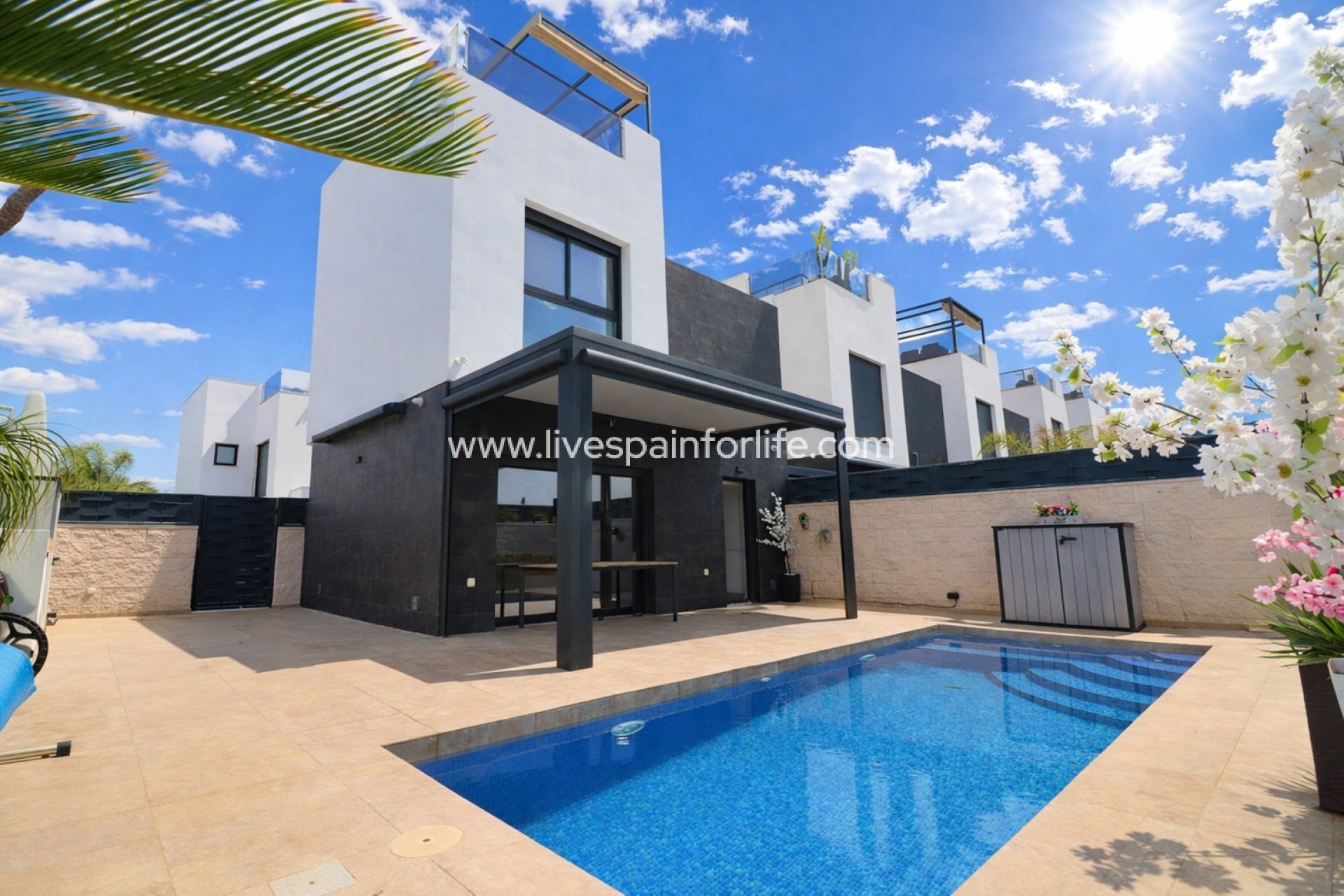 Resale - Villa (detached) -
Benijofar