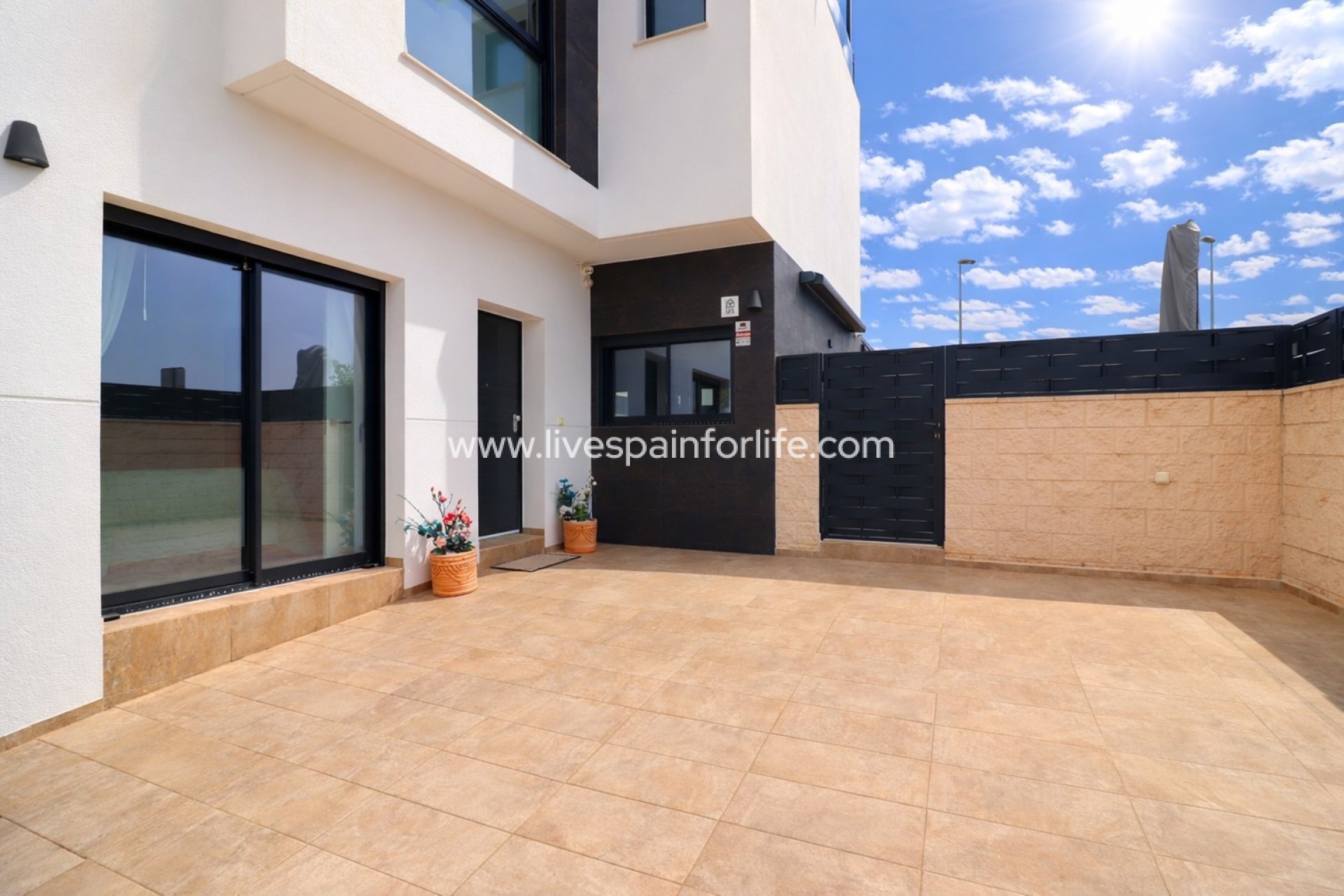 Resale - Villa (detached) -
Benijofar