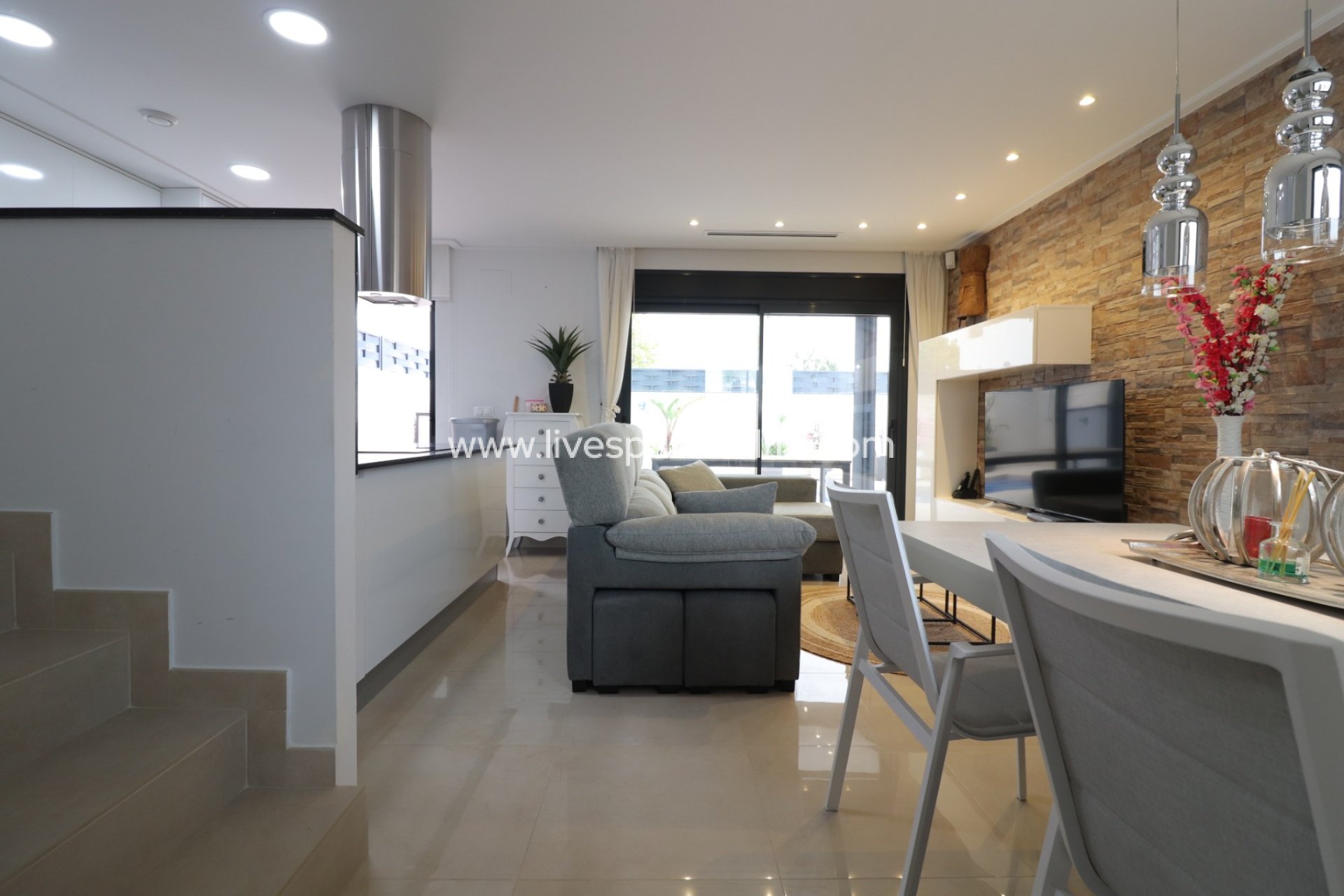 Resale - Villa (detached) -
Benijofar