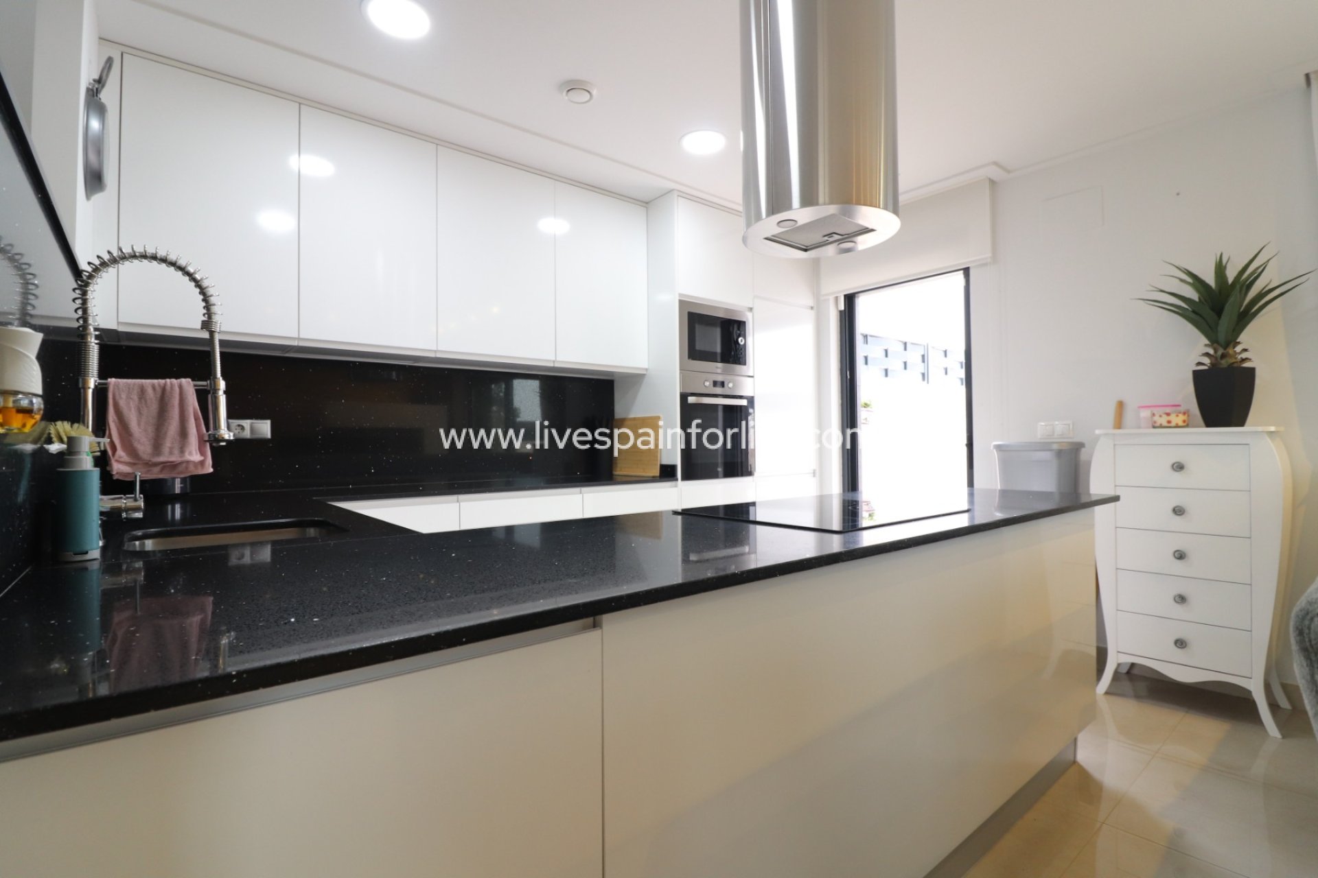 Resale - Villa (detached) -
Benijofar