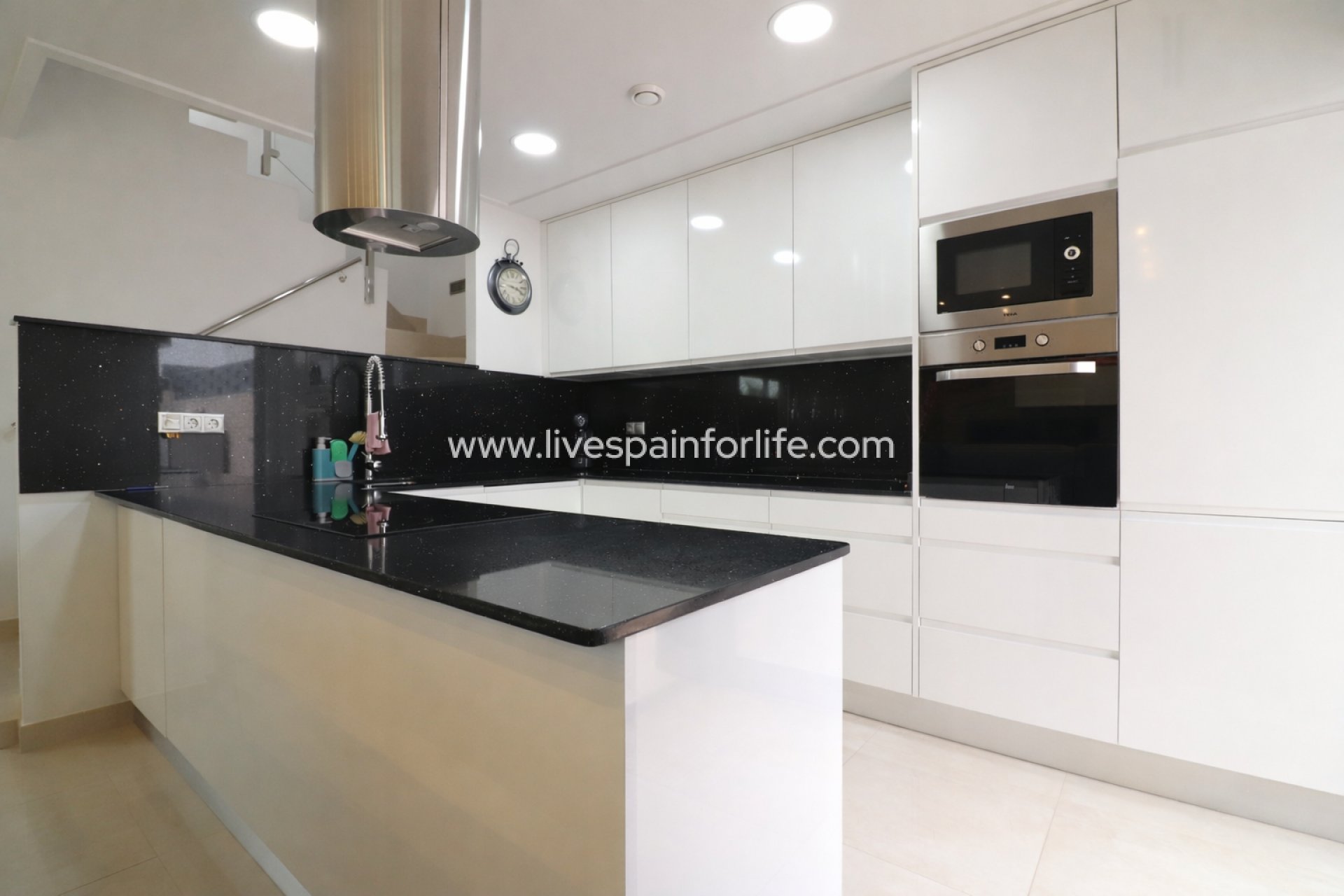 Resale - Villa (detached) -
Benijofar