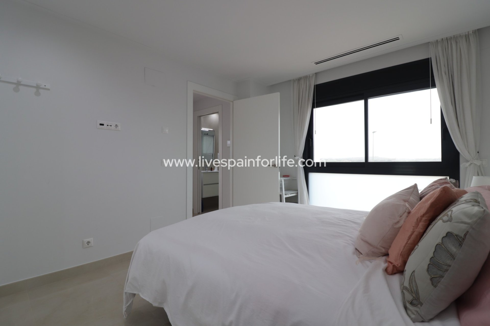 Resale - Villa (detached) -
Benijofar