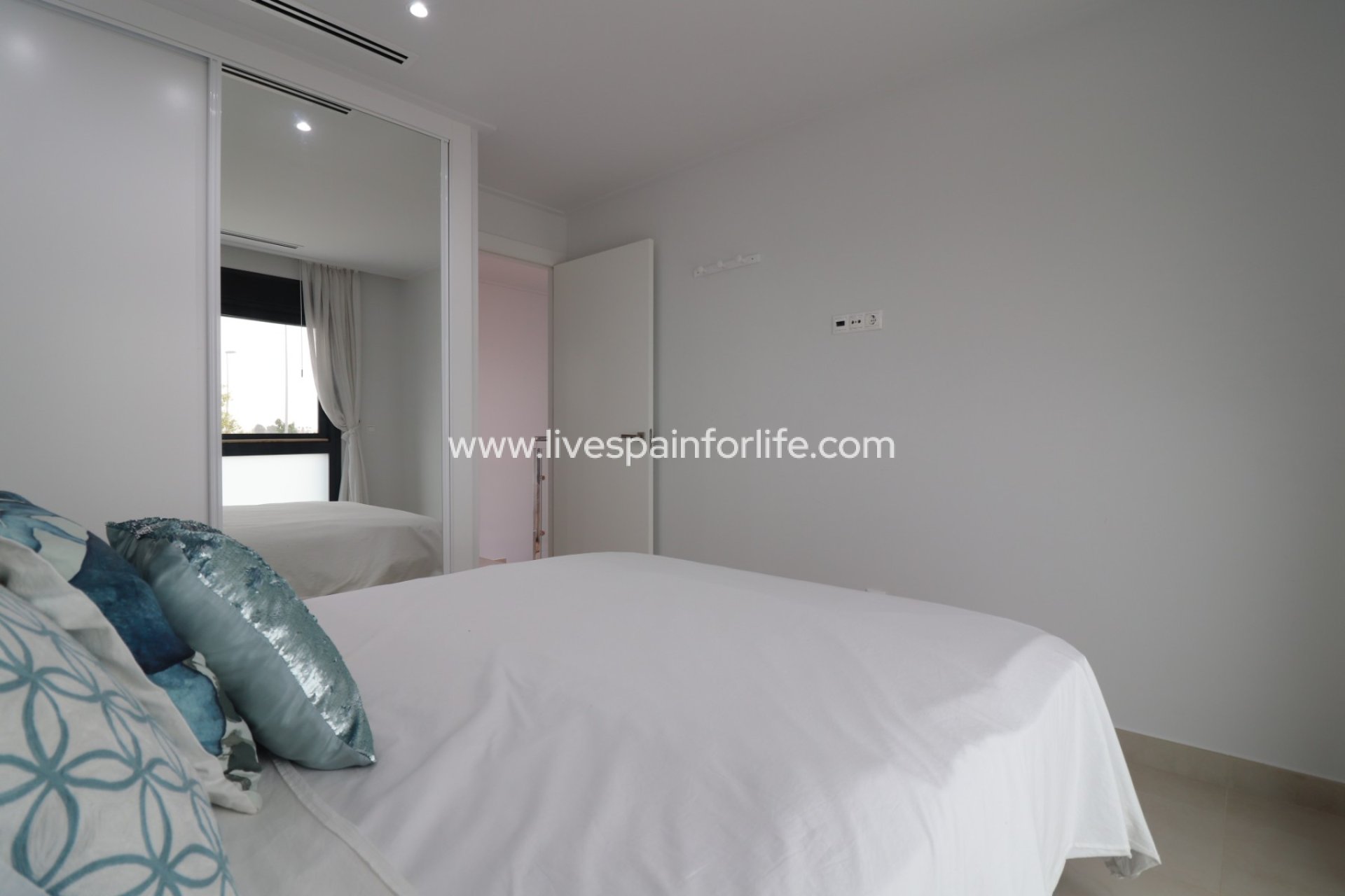 Resale - Villa (detached) -
Benijofar