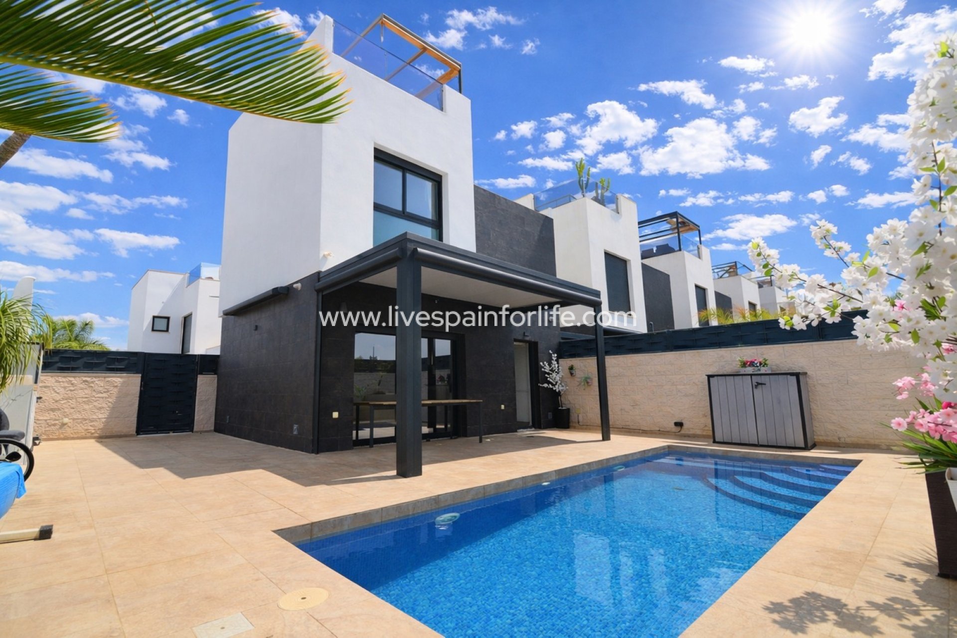 Resale - Villa (detached) -
Benijofar