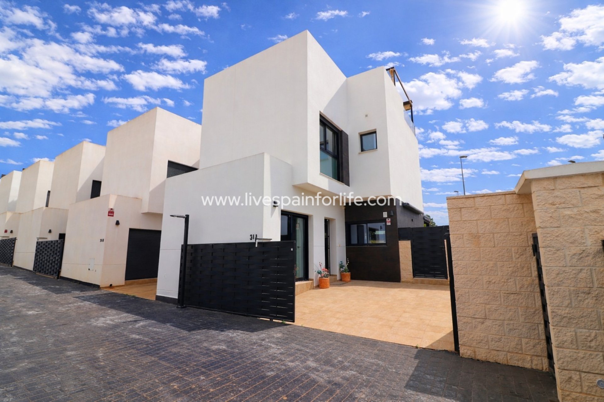 Resale - Villa (detached) -
Benijofar