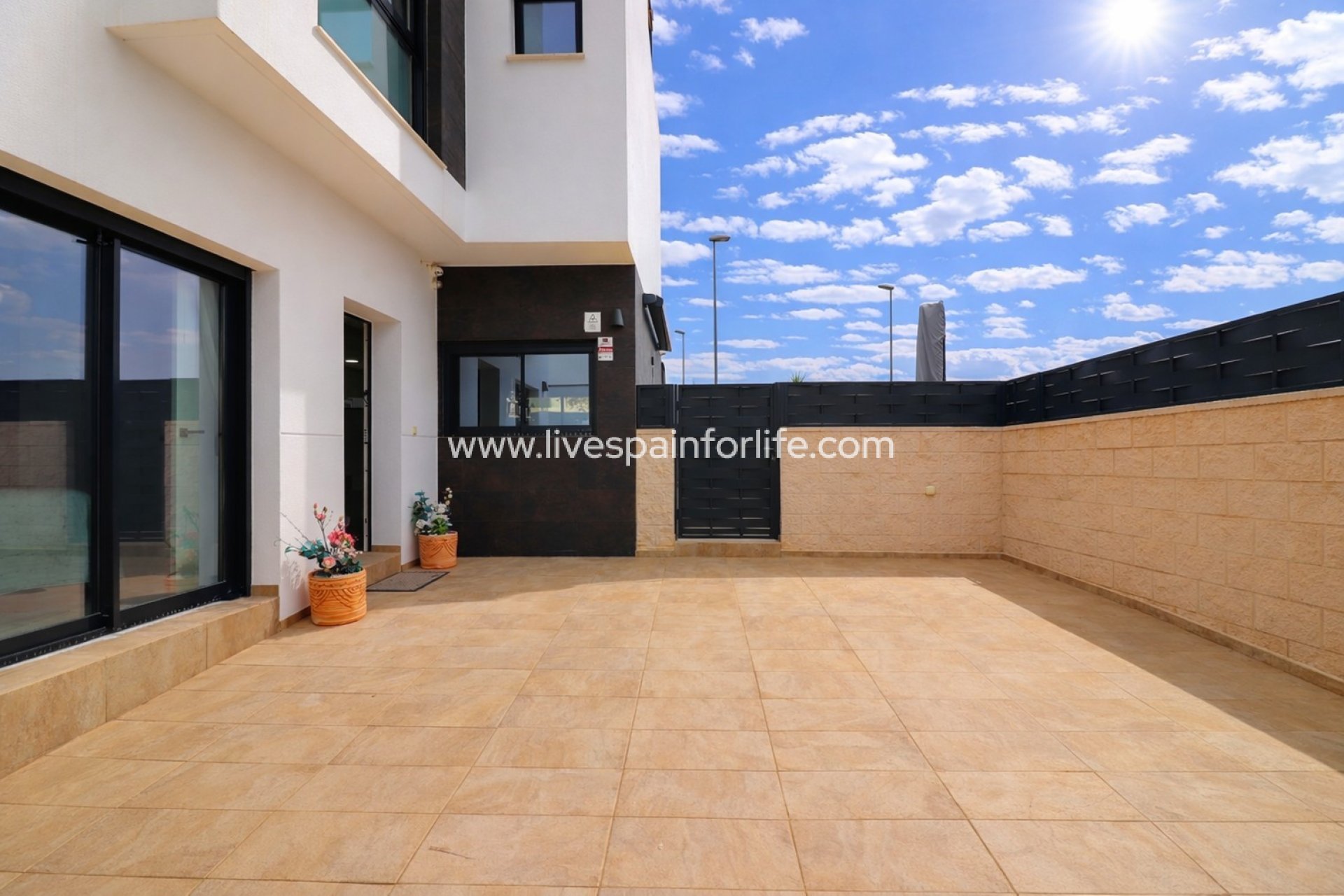 Resale - Villa (detached) -
Benijofar