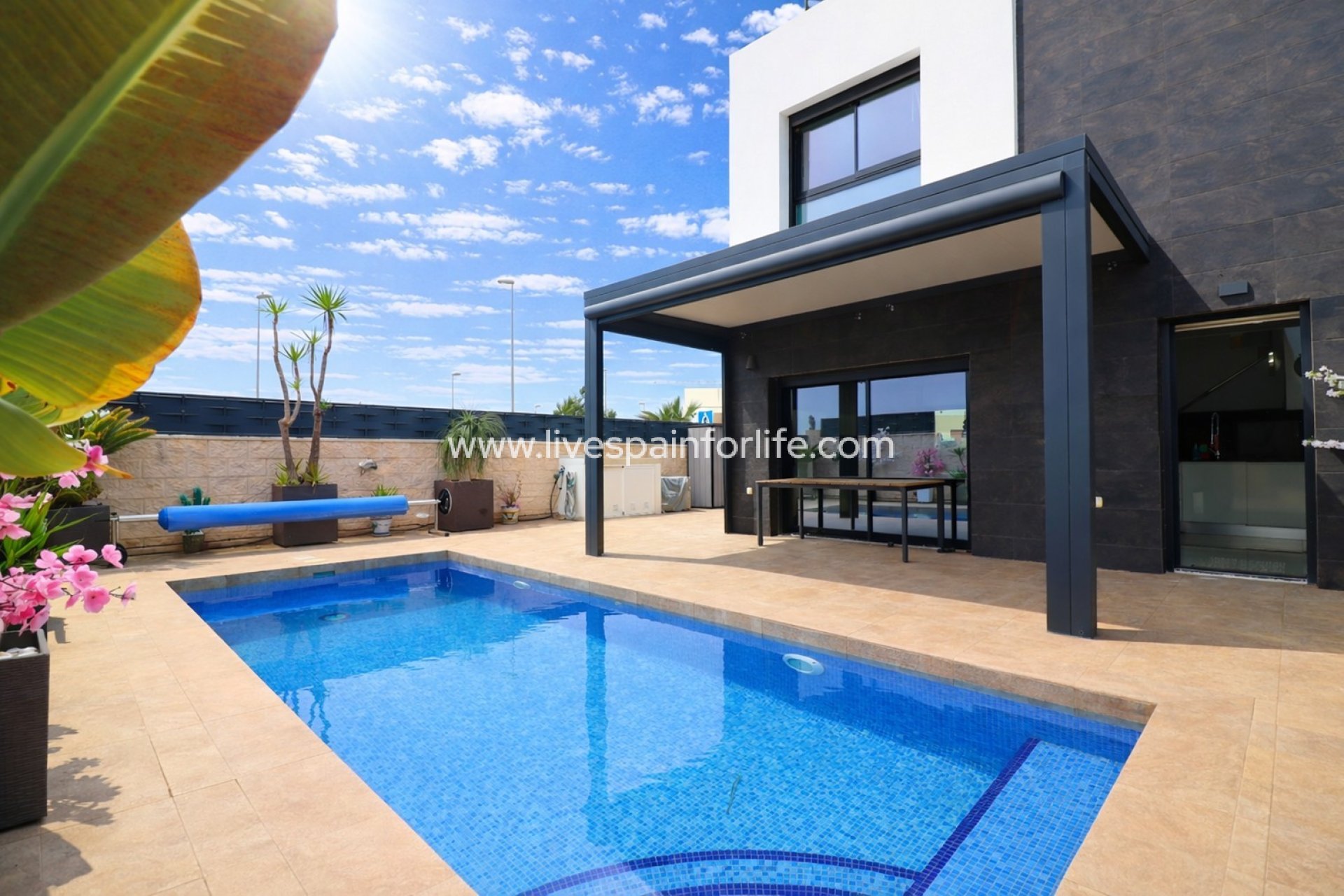 Resale - Villa (detached) -
Benijofar