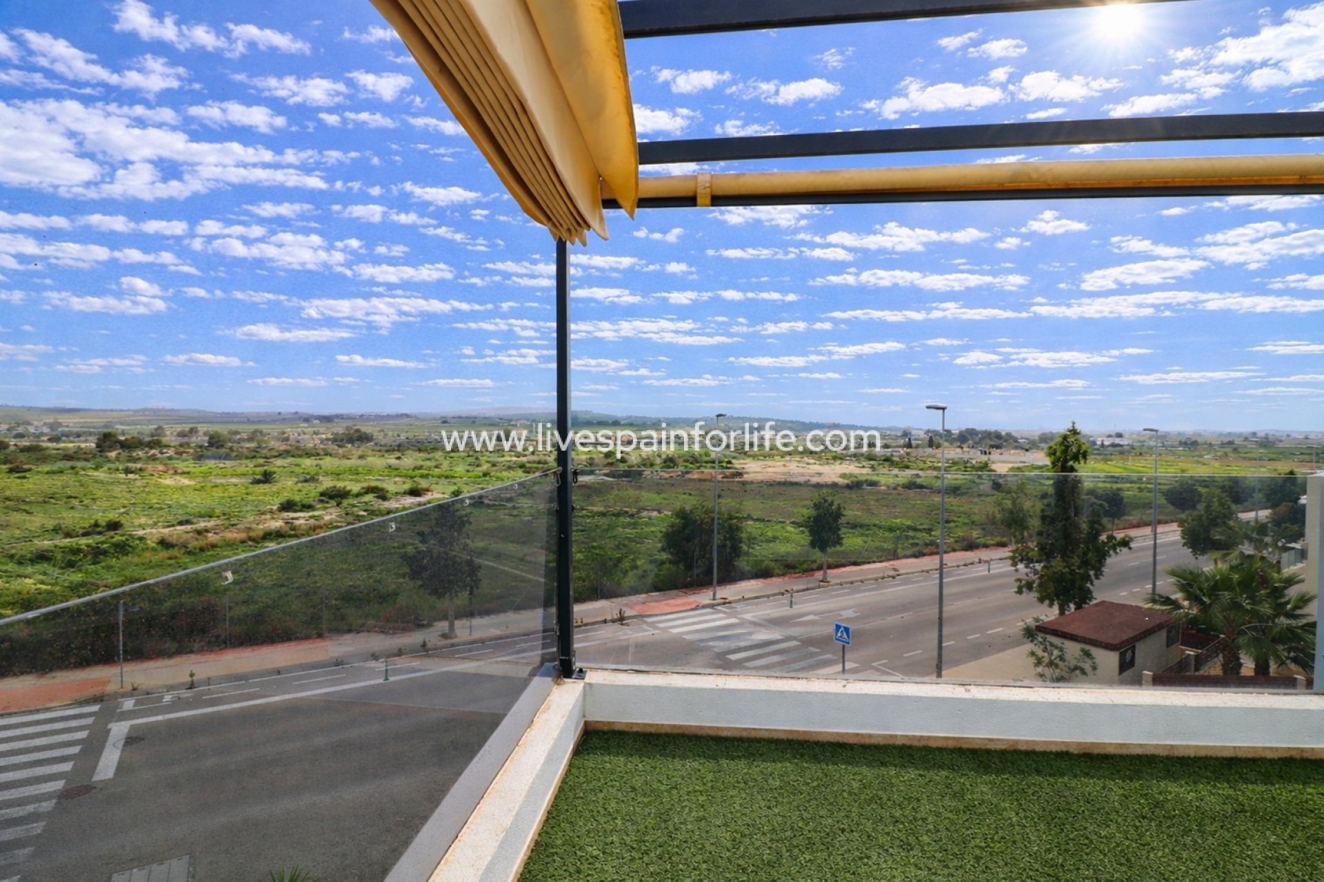 Resale - Villa (detached) -
Benijofar