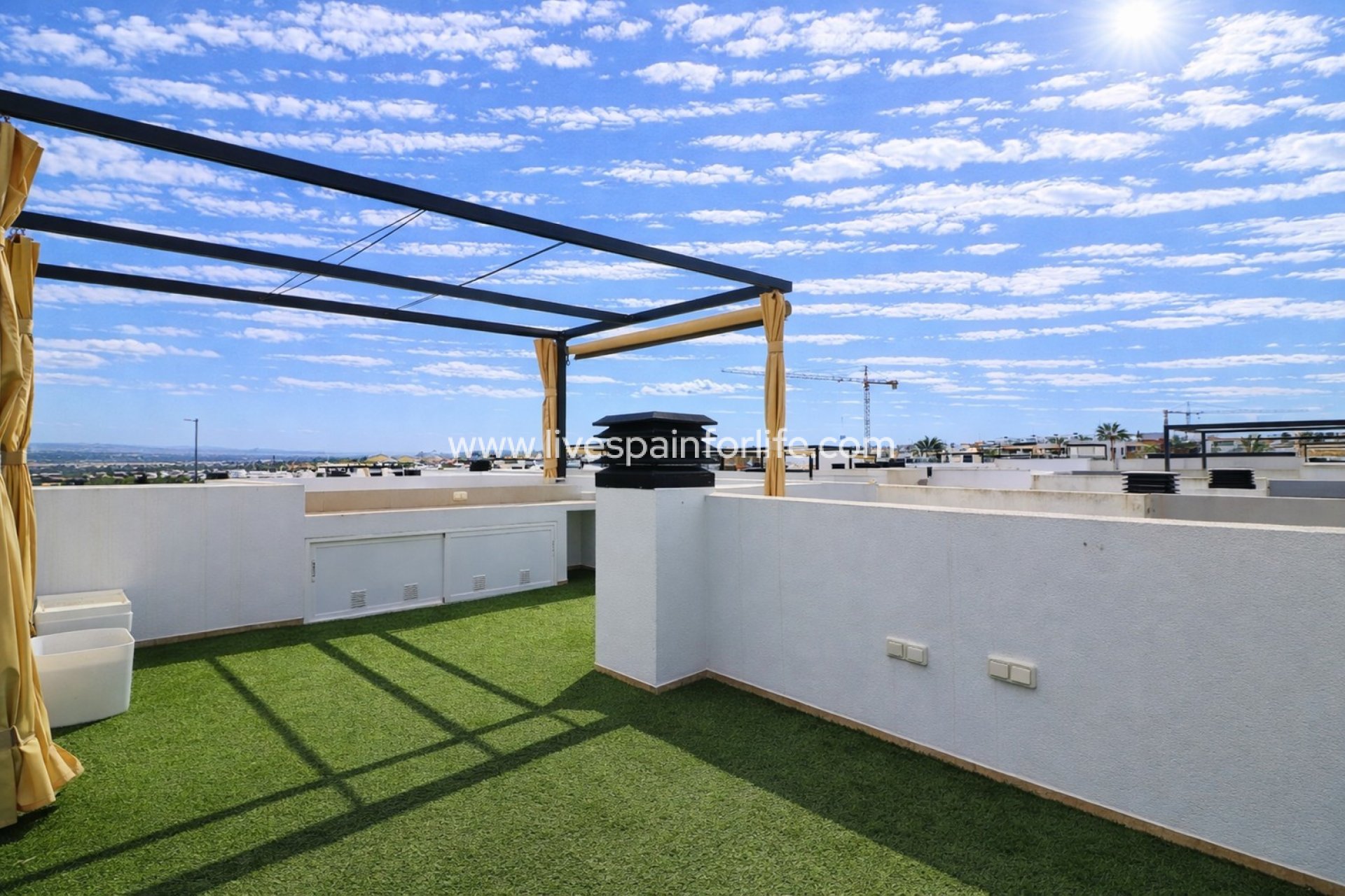 Resale - Villa (detached) -
Benijofar