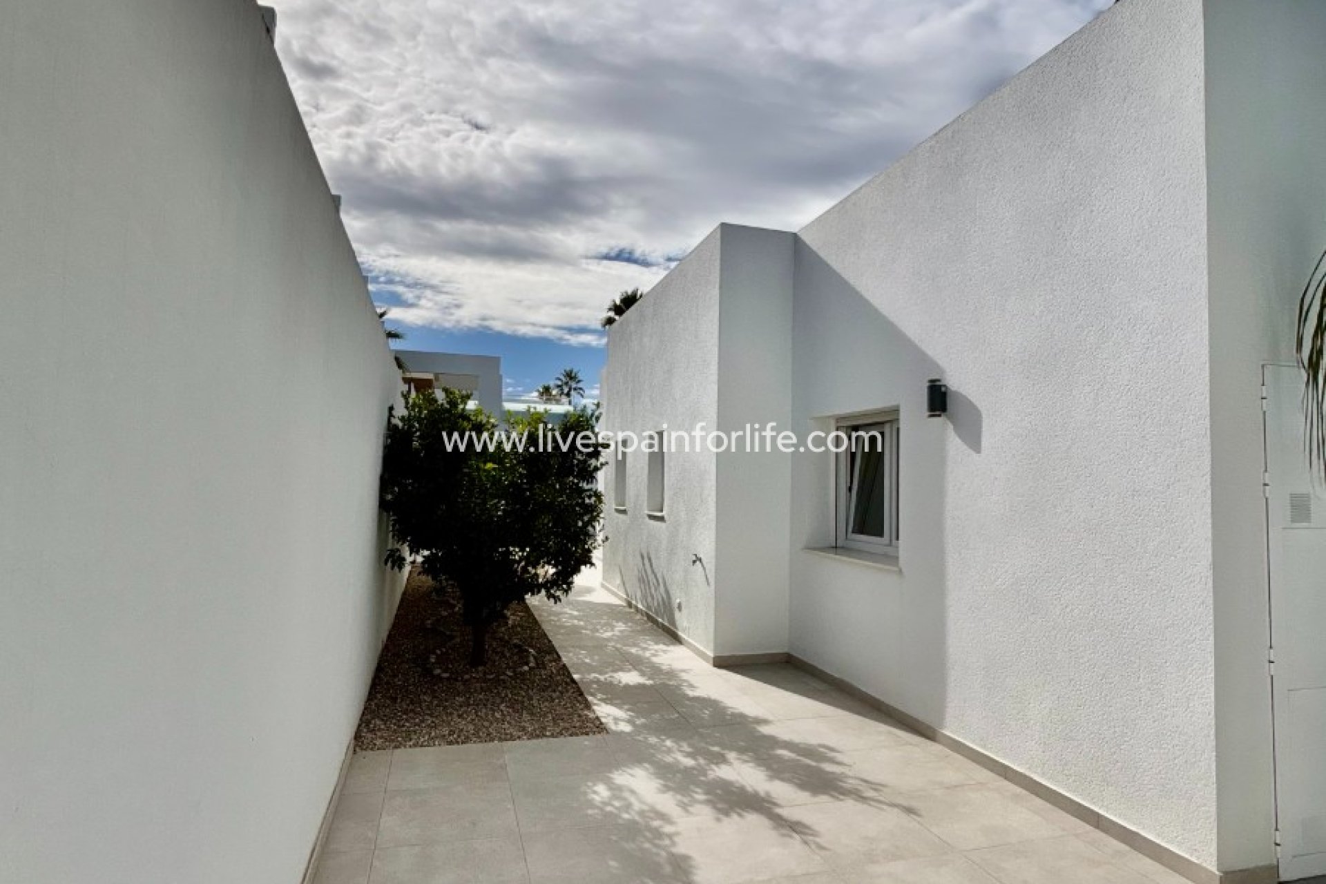 Resale - Villa (detached) -
Benijofar