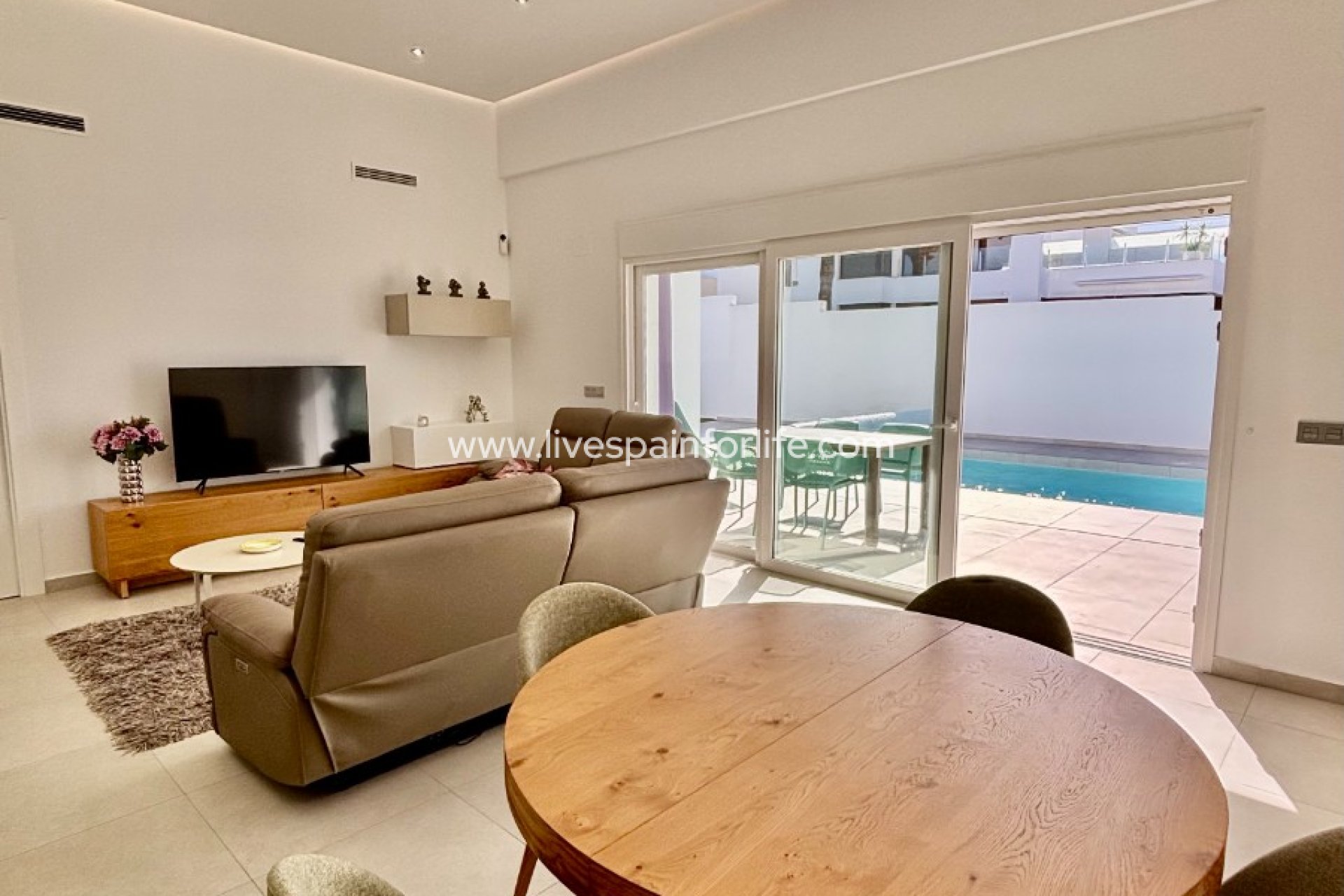 Resale - Villa (detached) -
Benijofar