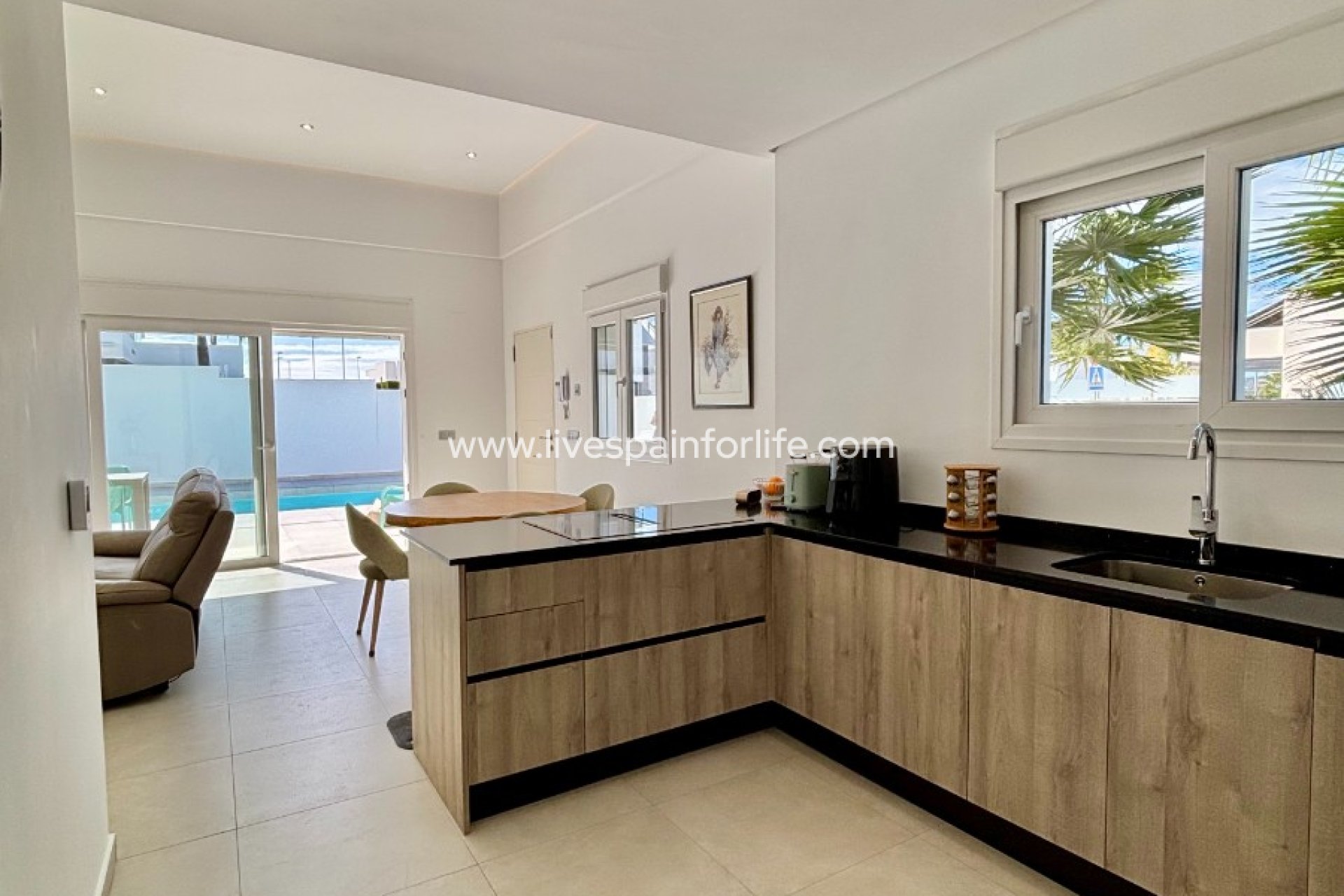 Resale - Villa (detached) -
Benijofar