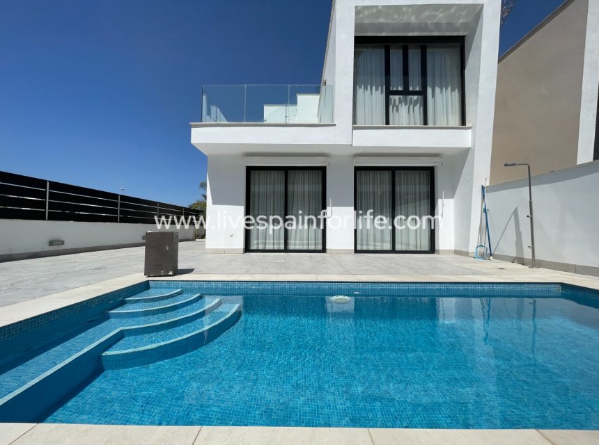 Resale - Villa (detached) -
Benijofar
