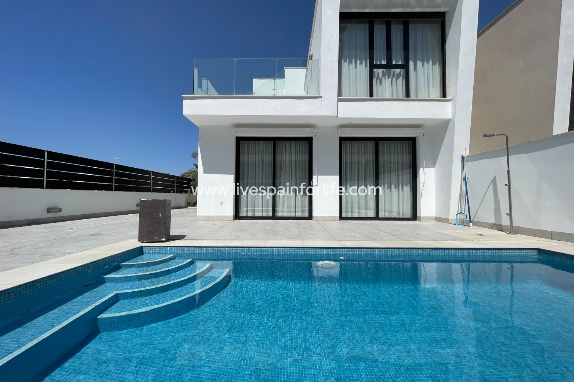 Resale - Villa (detached) -
Benijofar