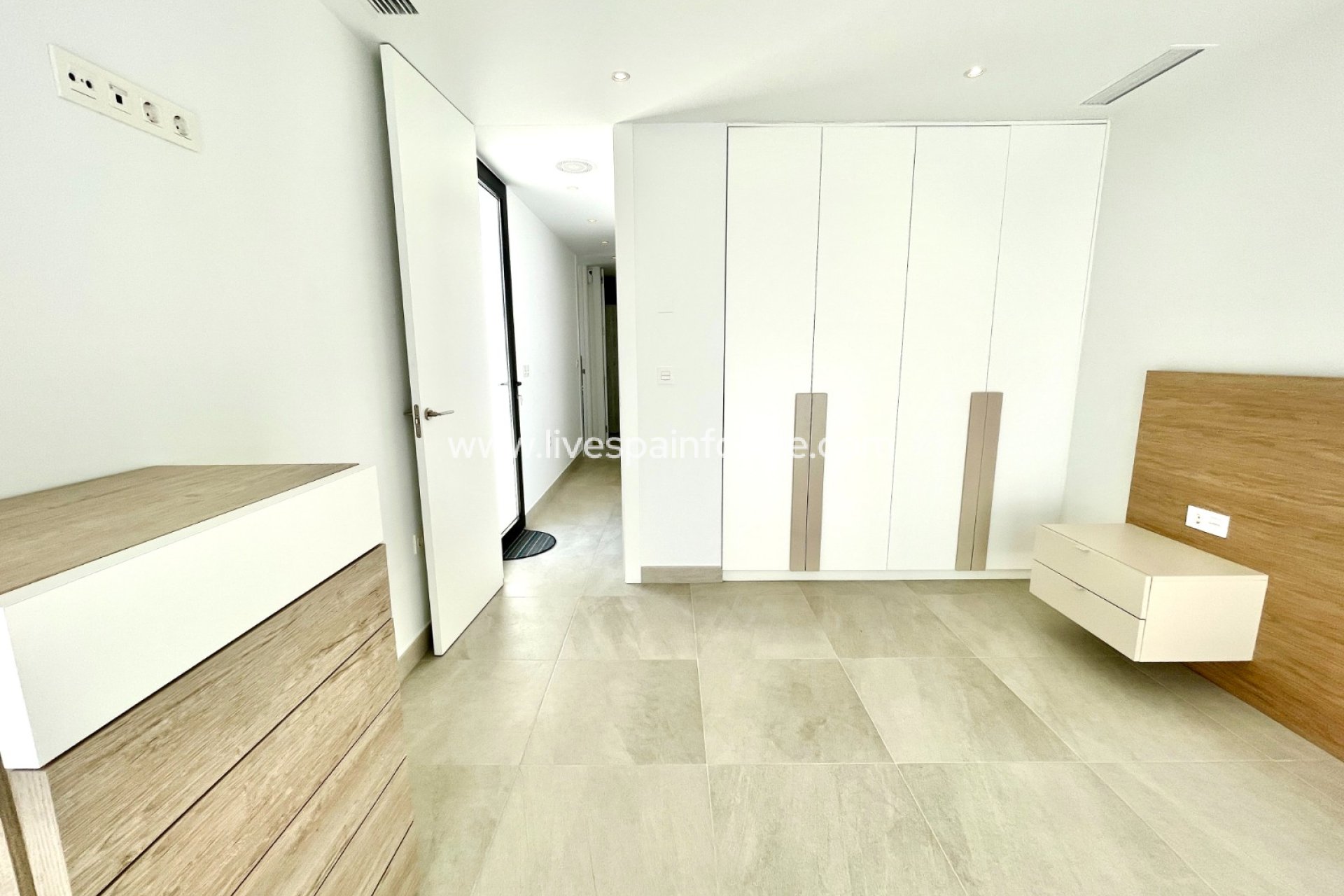 Resale - Villa (detached) -
Benijofar