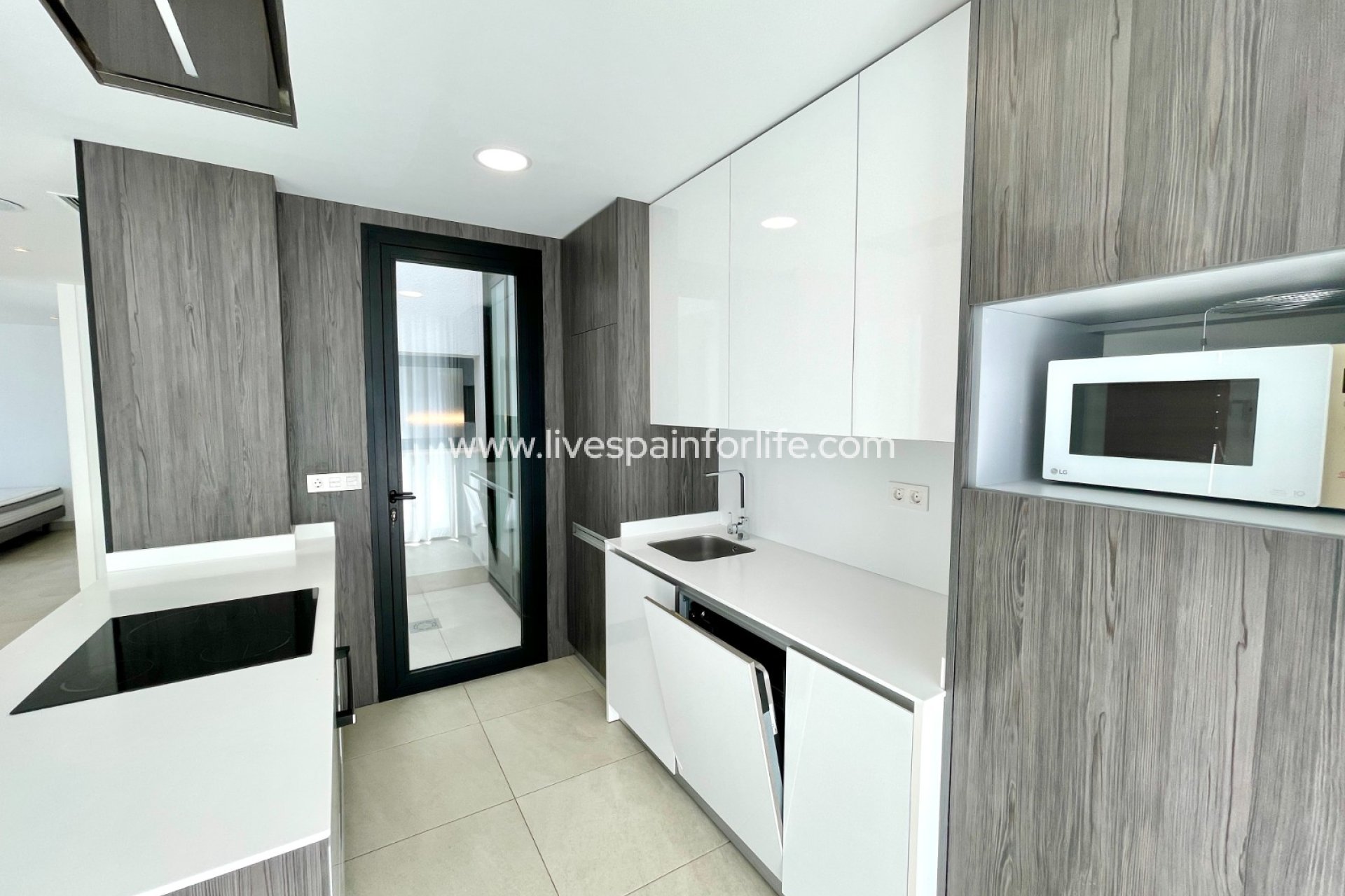 Resale - Villa (detached) -
Benijofar
