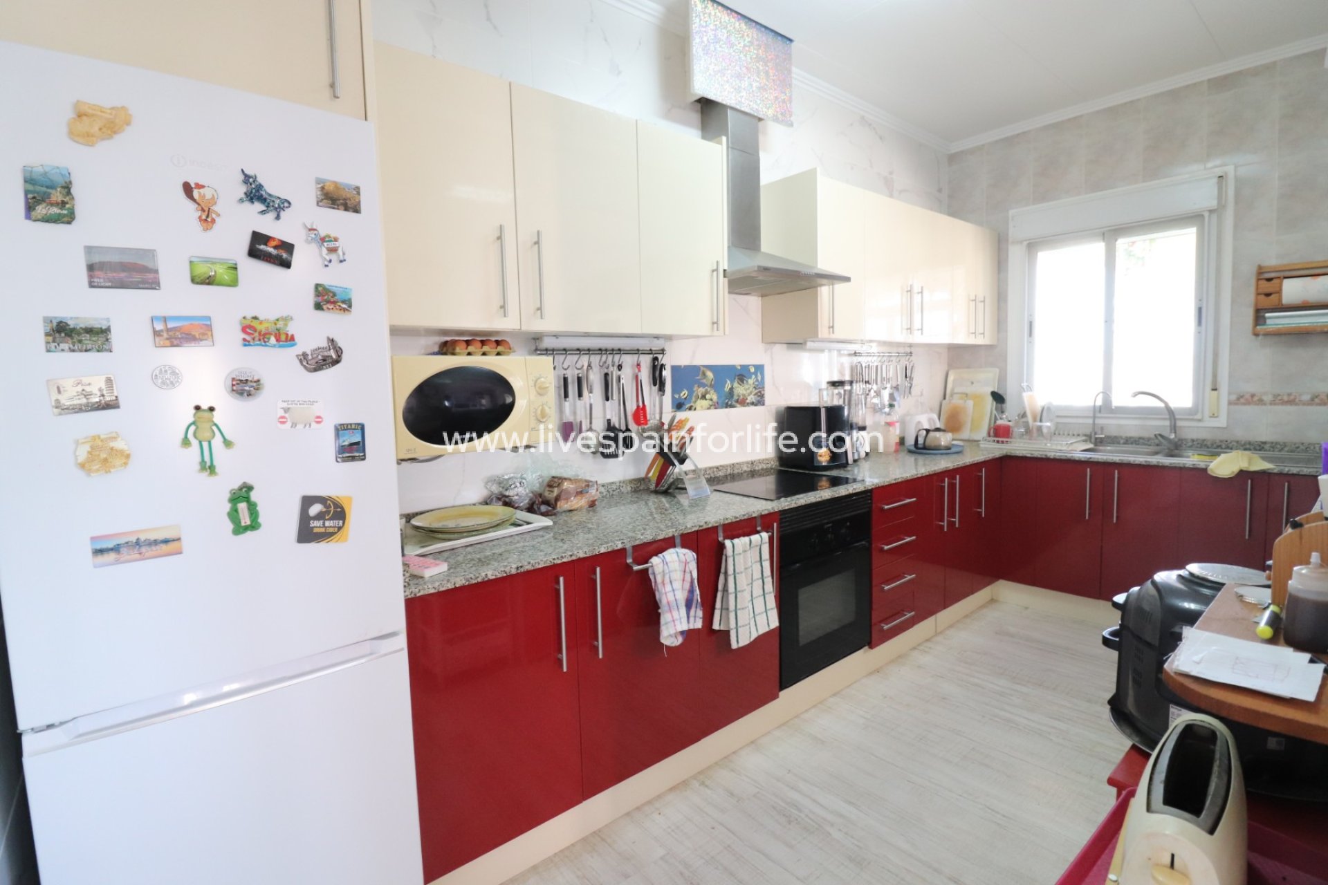 Resale - Villa (detached) -
Benimar