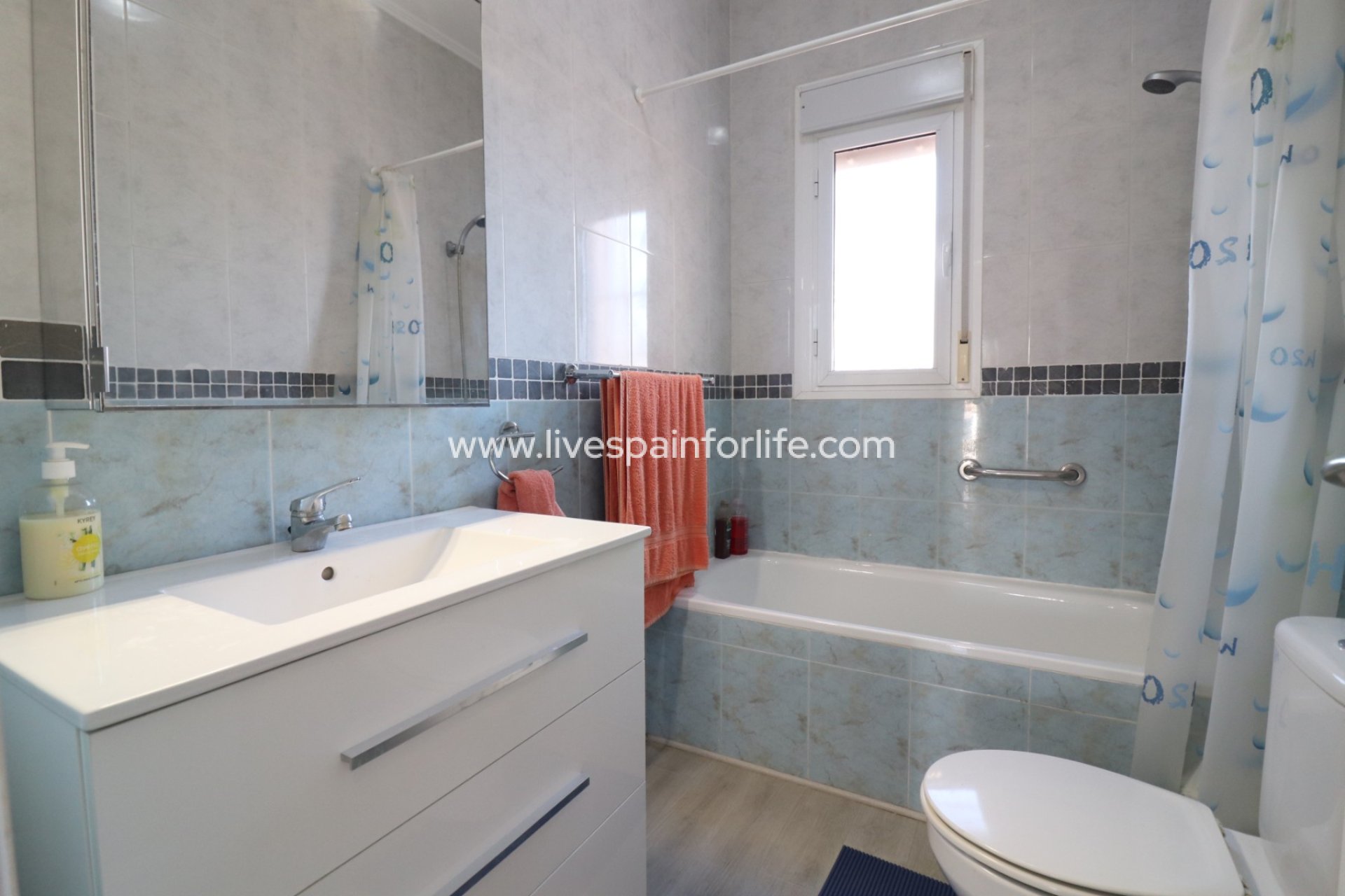 Resale - Villa (detached) -
Benimar