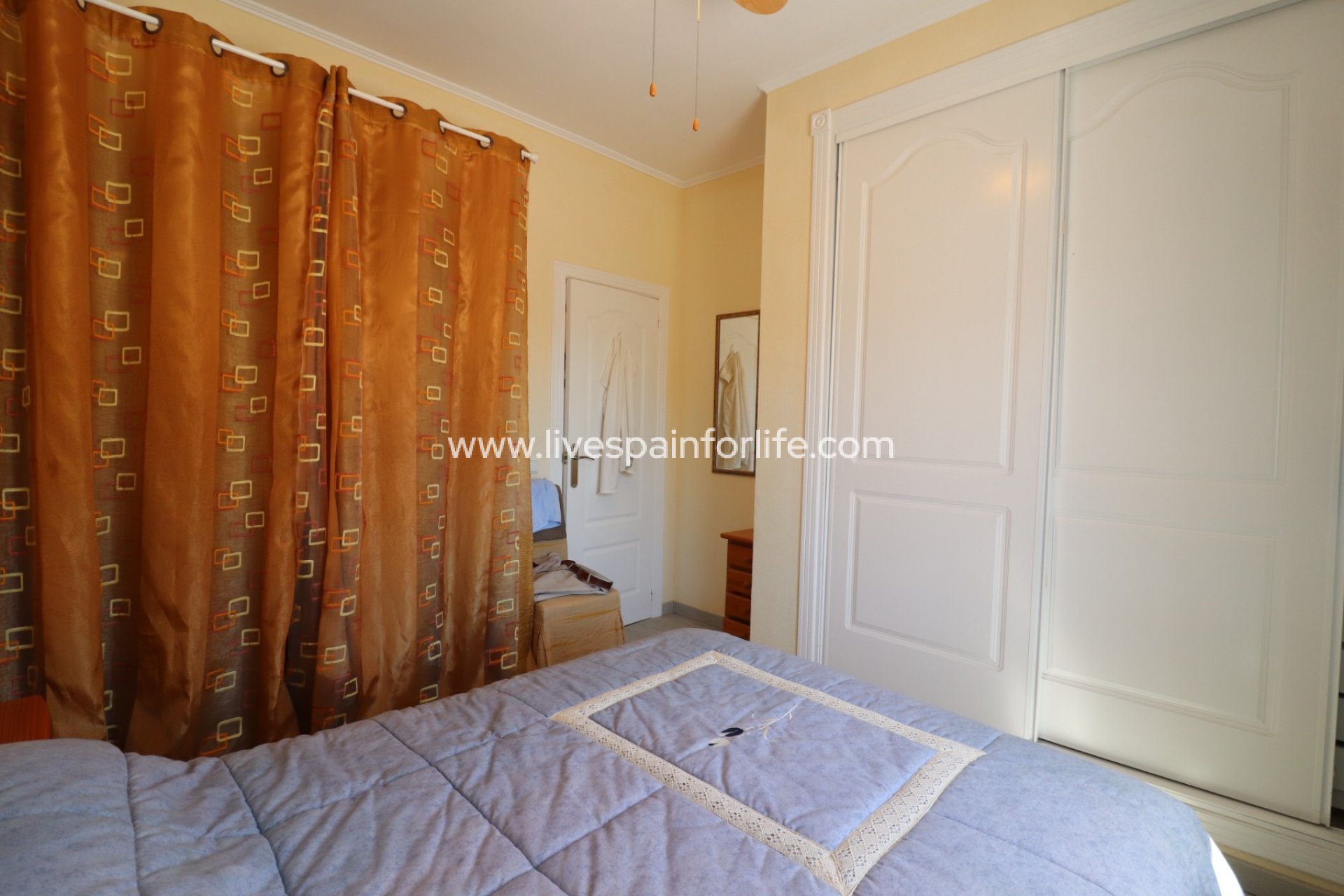 Resale - Villa (detached) -
Benimar