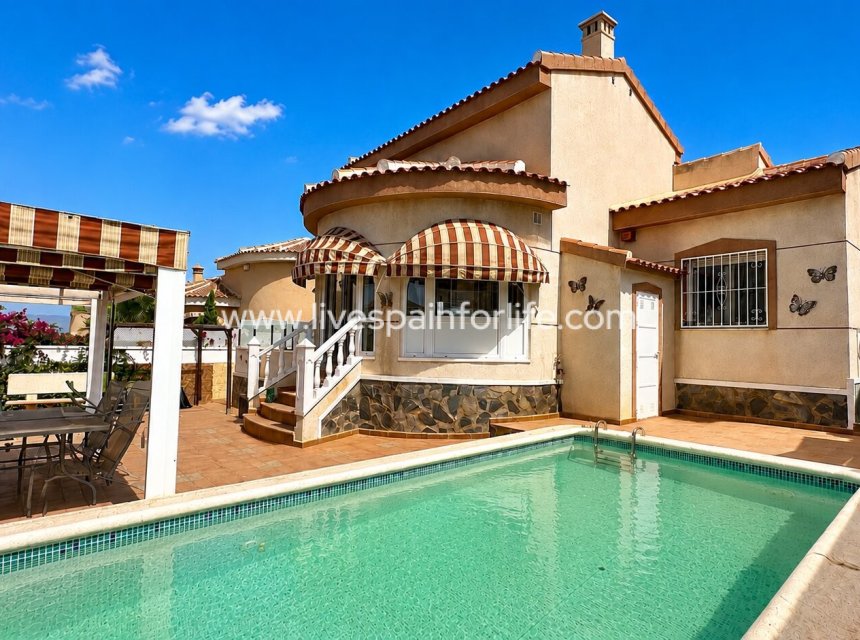 Resale - Villa (detached) -
Benimar