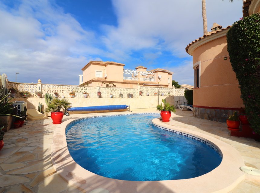 Resale - Villa (detached) -
Ciudad Quesada - Atalayas