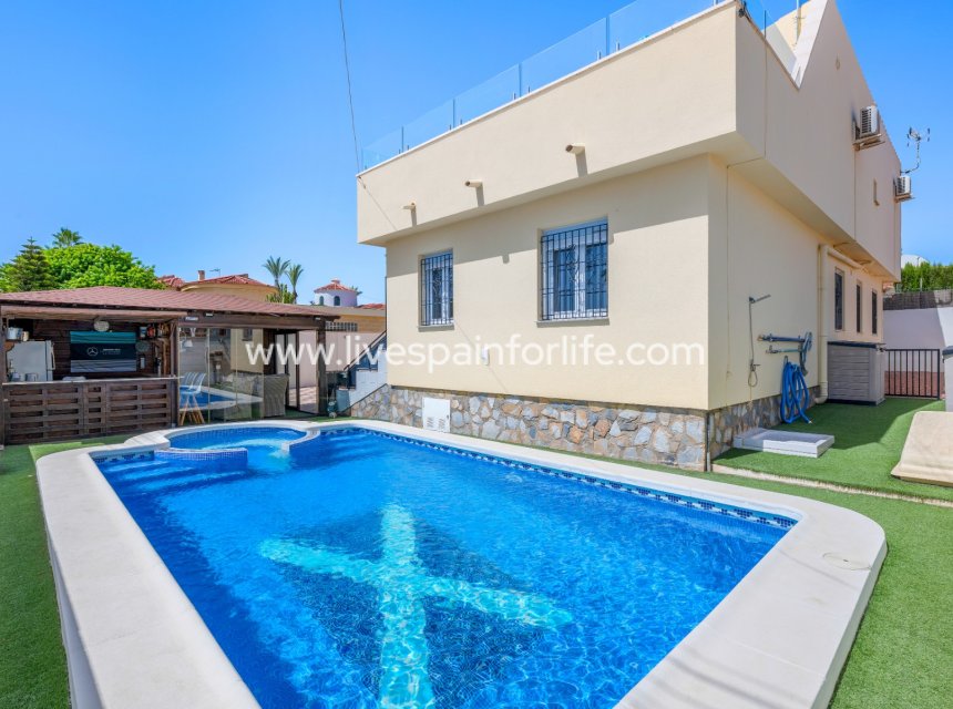 Resale - Villa (detached) -
Ciudad Quesada - Center