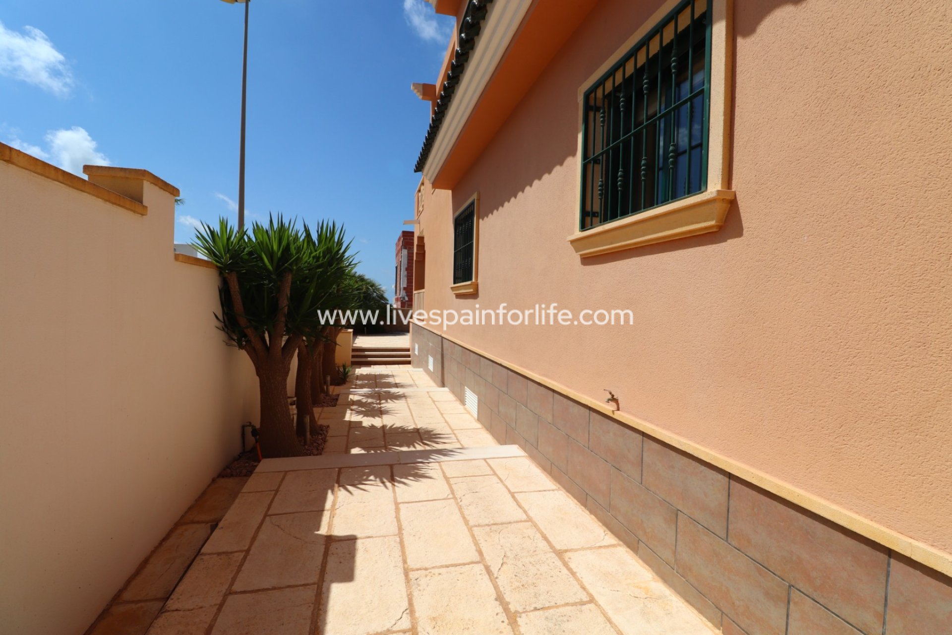 Resale - Villa (detached) -
Ciudad Quesada - La Fiesta