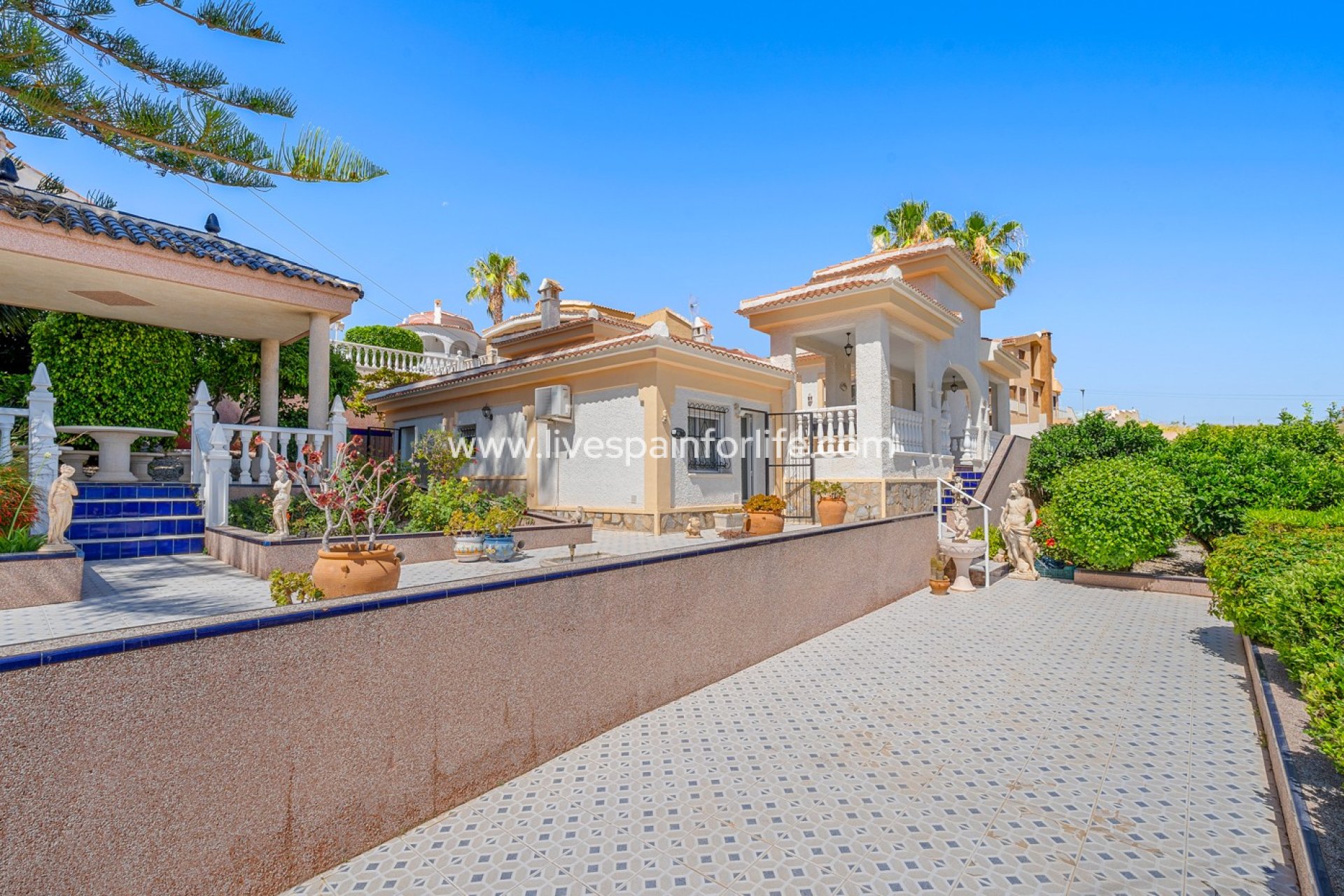 Resale - Villa (detached) -
Ciudad Quesada - La Marquesa