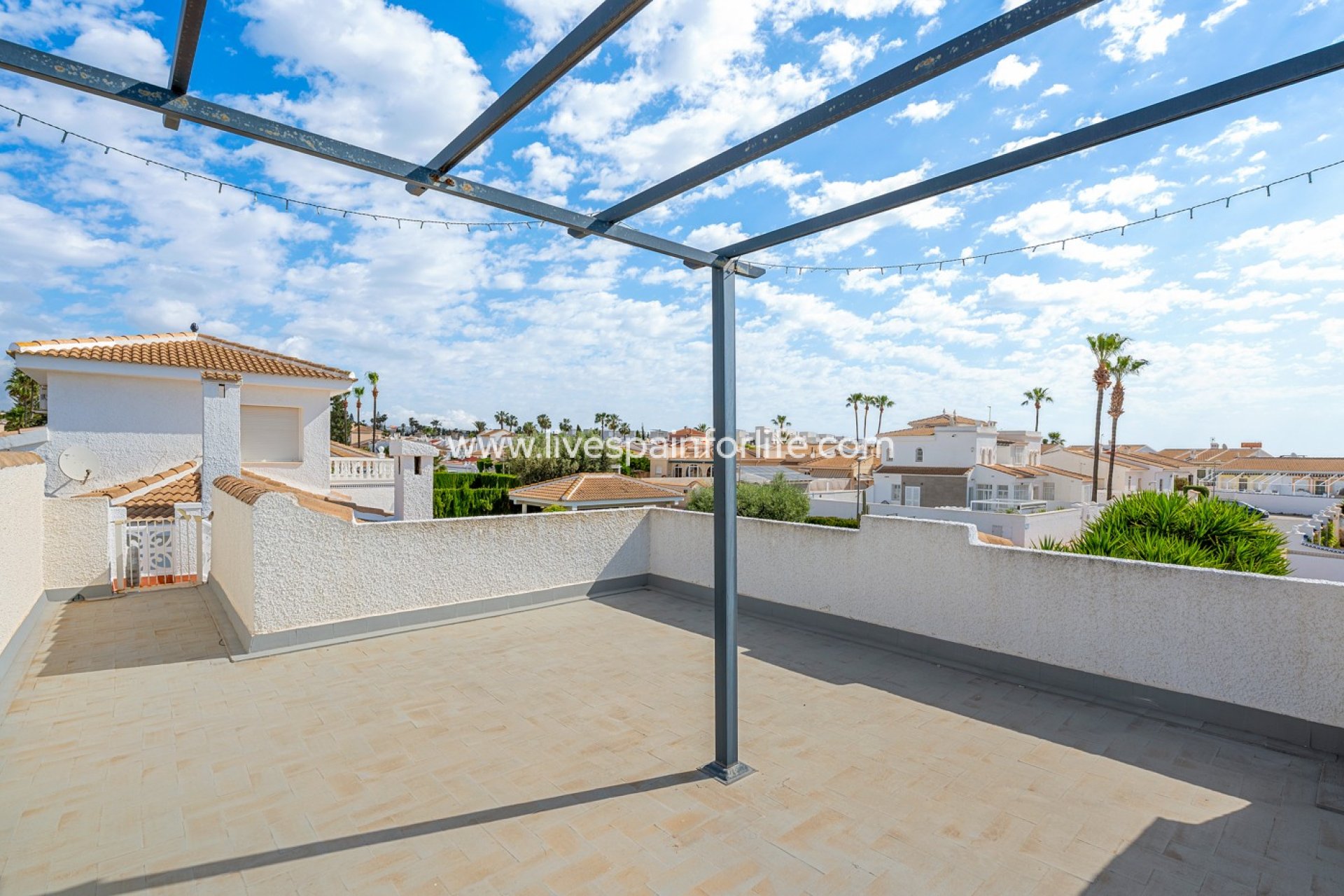 Resale - Villa (detached) -
Ciudad Quesada - Pueblo Bravo