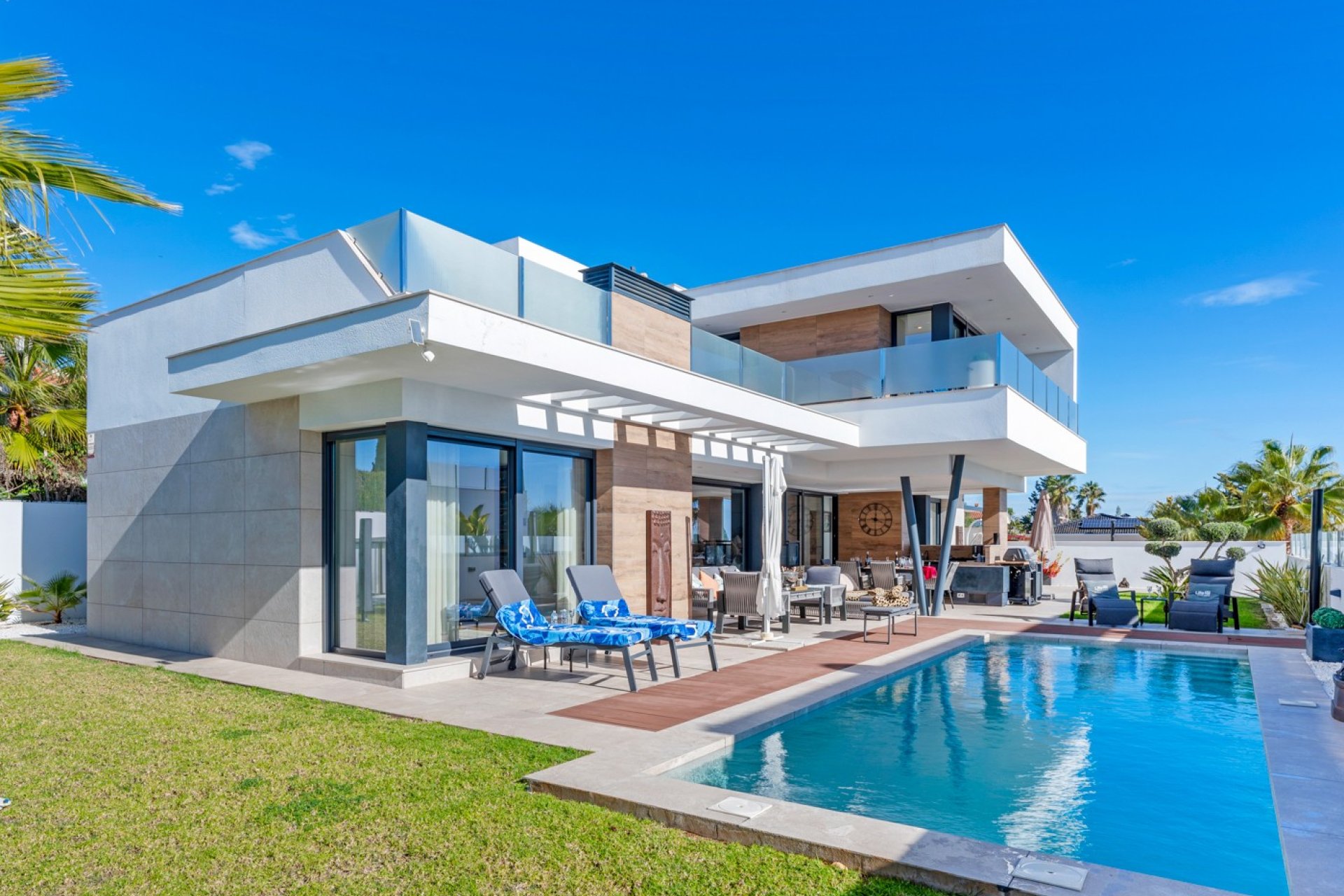 Resale - Villa (detached) -
Ciudad Quesada